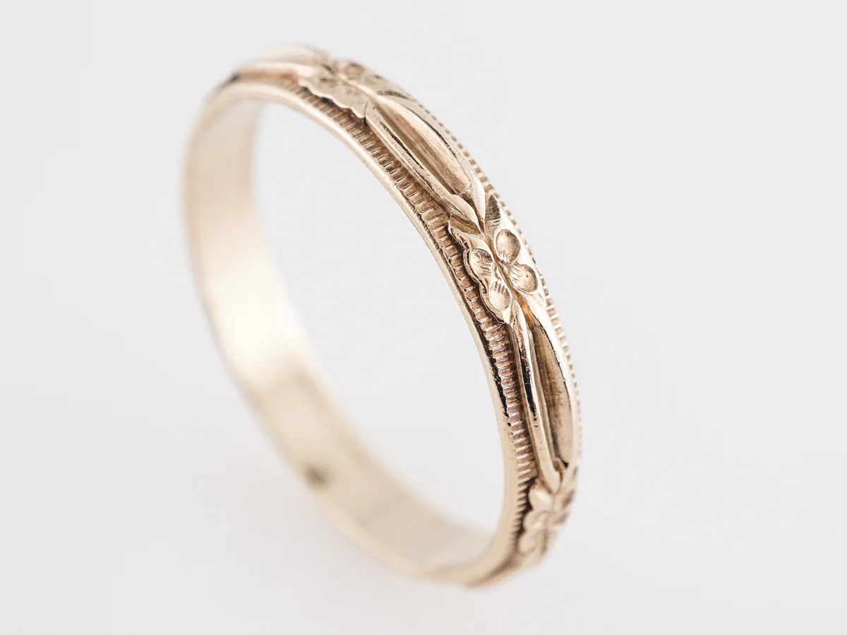 Art Deco Engraved Wedding Band in 14K Yellow Gold - Image 4