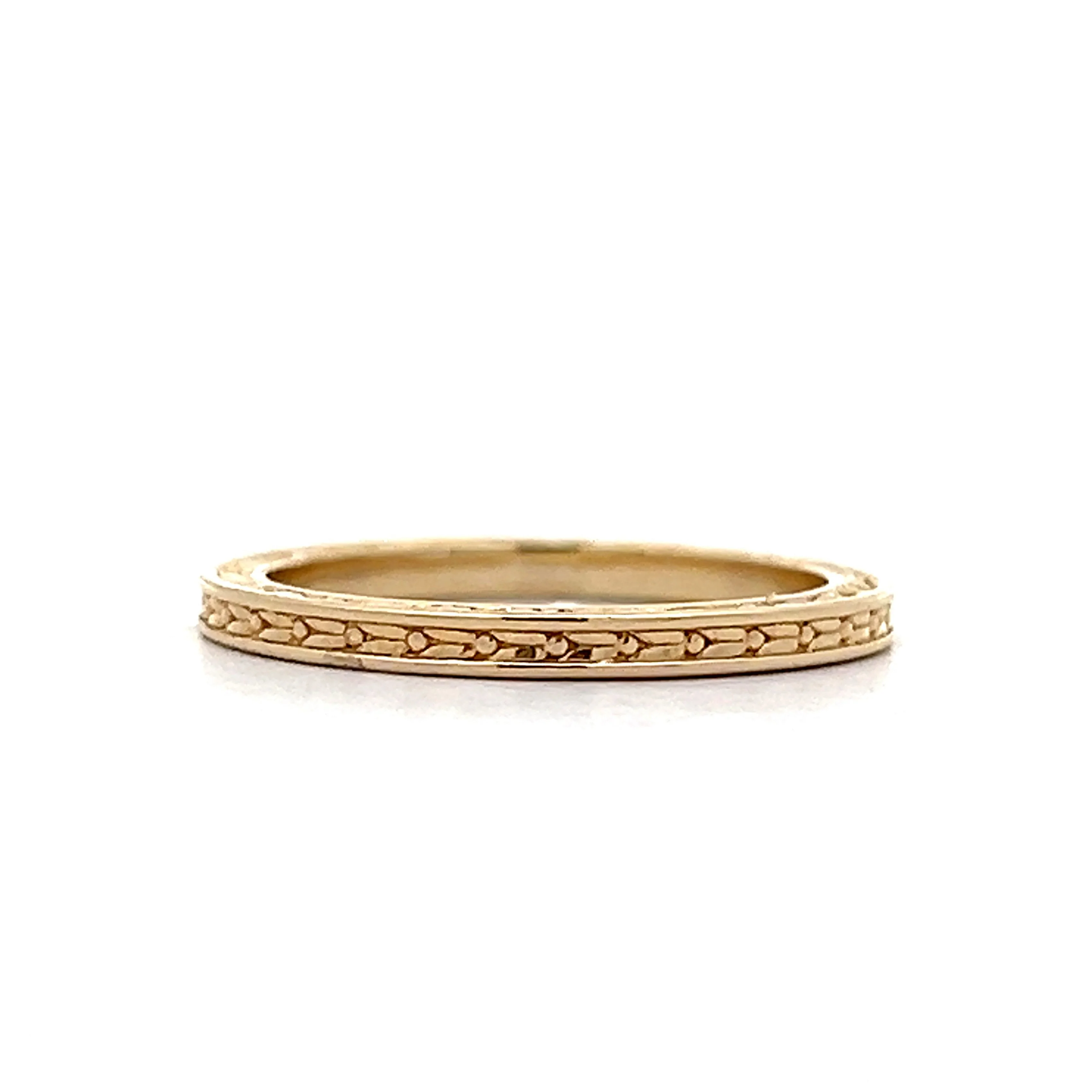 Organic Engraved Wedding Band in 14k Yellow Gold - Image 3