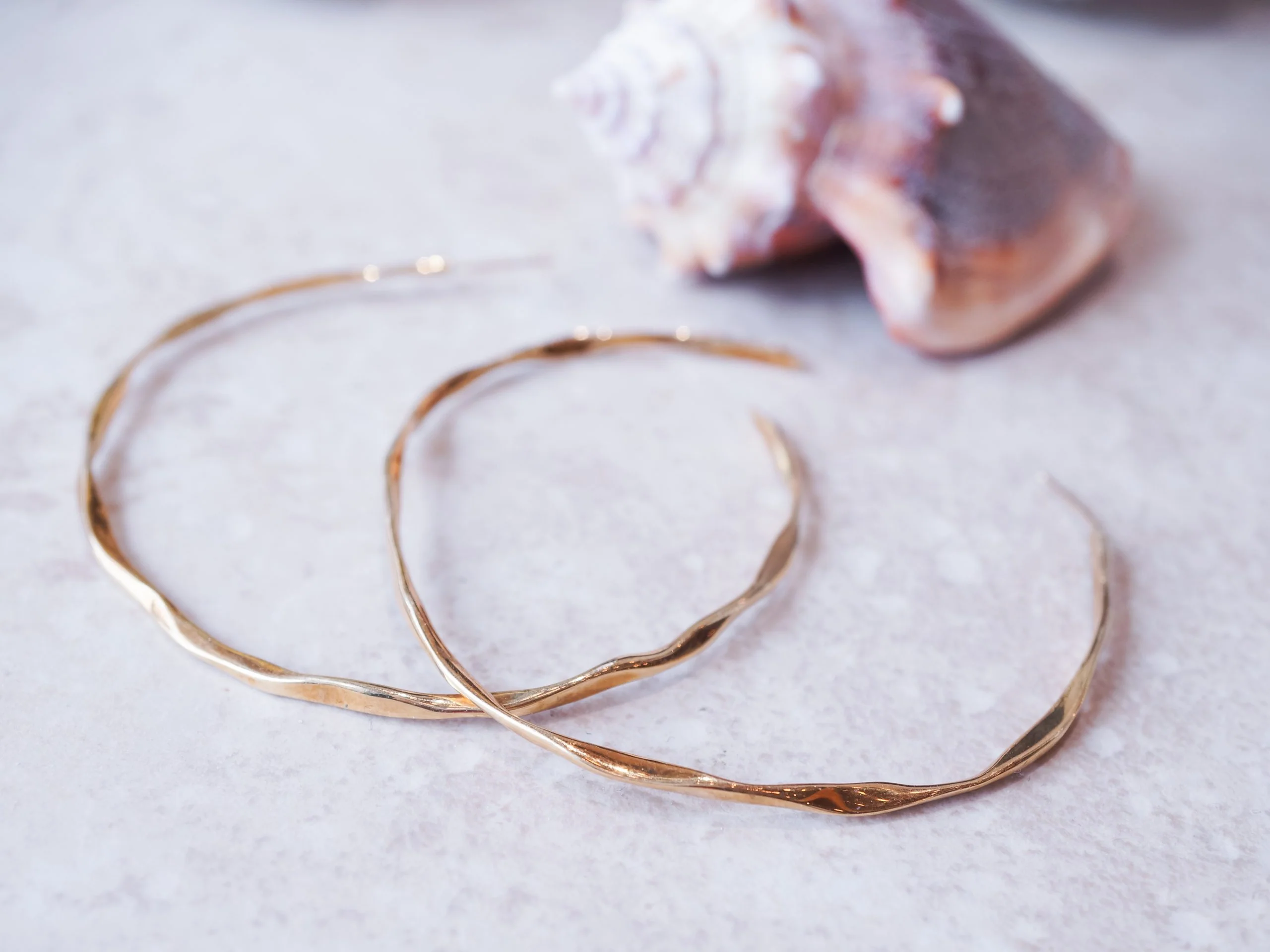 Organic Hoop Earrings in 18k Yellow Gold - Image 4