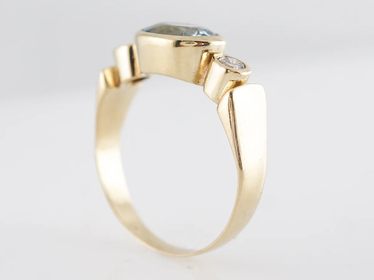 Oval Cut Aquamarine & Diamond Ring in 18k Yellow Gold - Image 5