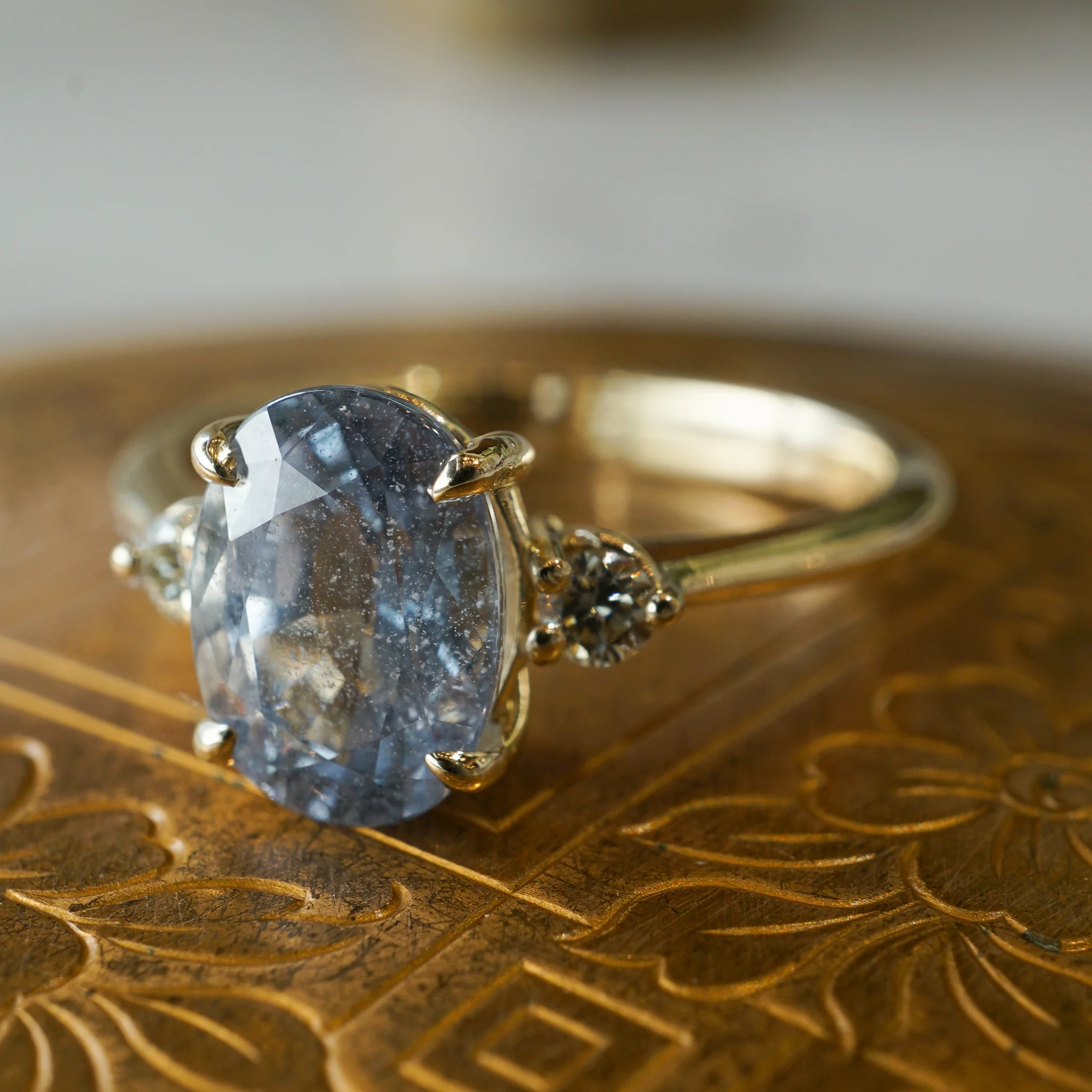 Oval Cut Lavender Sapphire Engagement Ring in Yellow Gold - Image 6