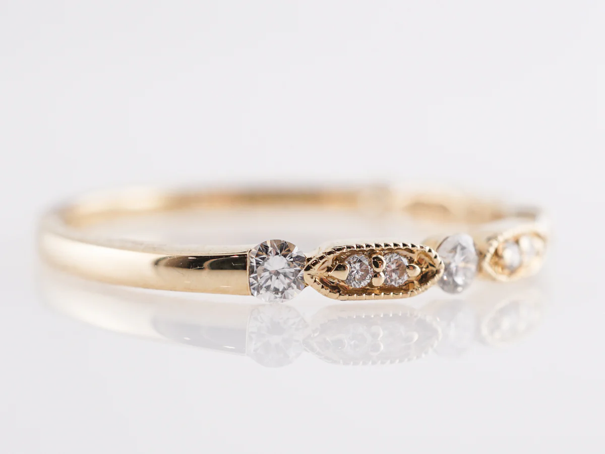 Oval Station Diamond Wedding Band 14k Yellow Gold - Image 3