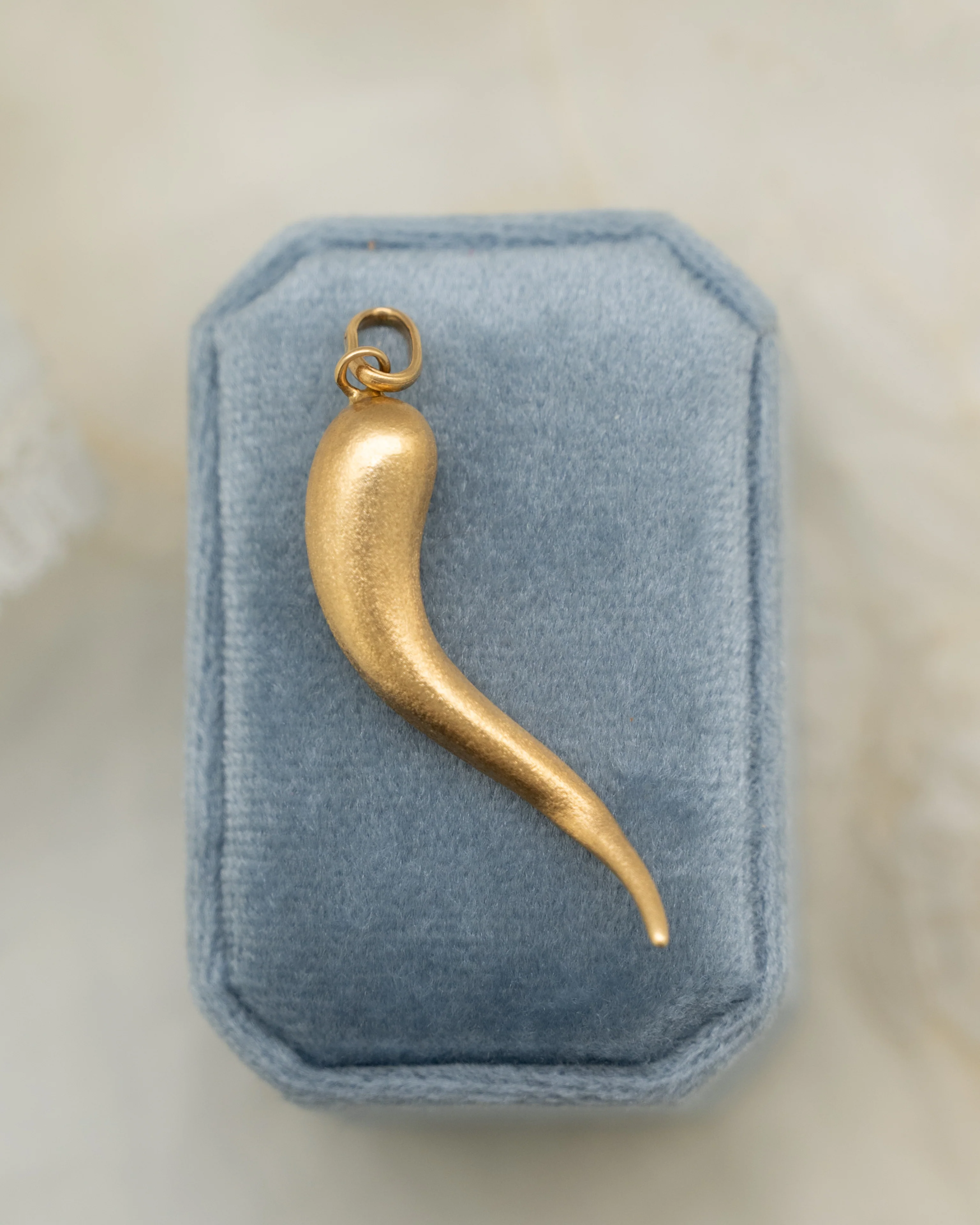 Oversized Cornicello Pendant in 14k Yellow Gold - Image 3