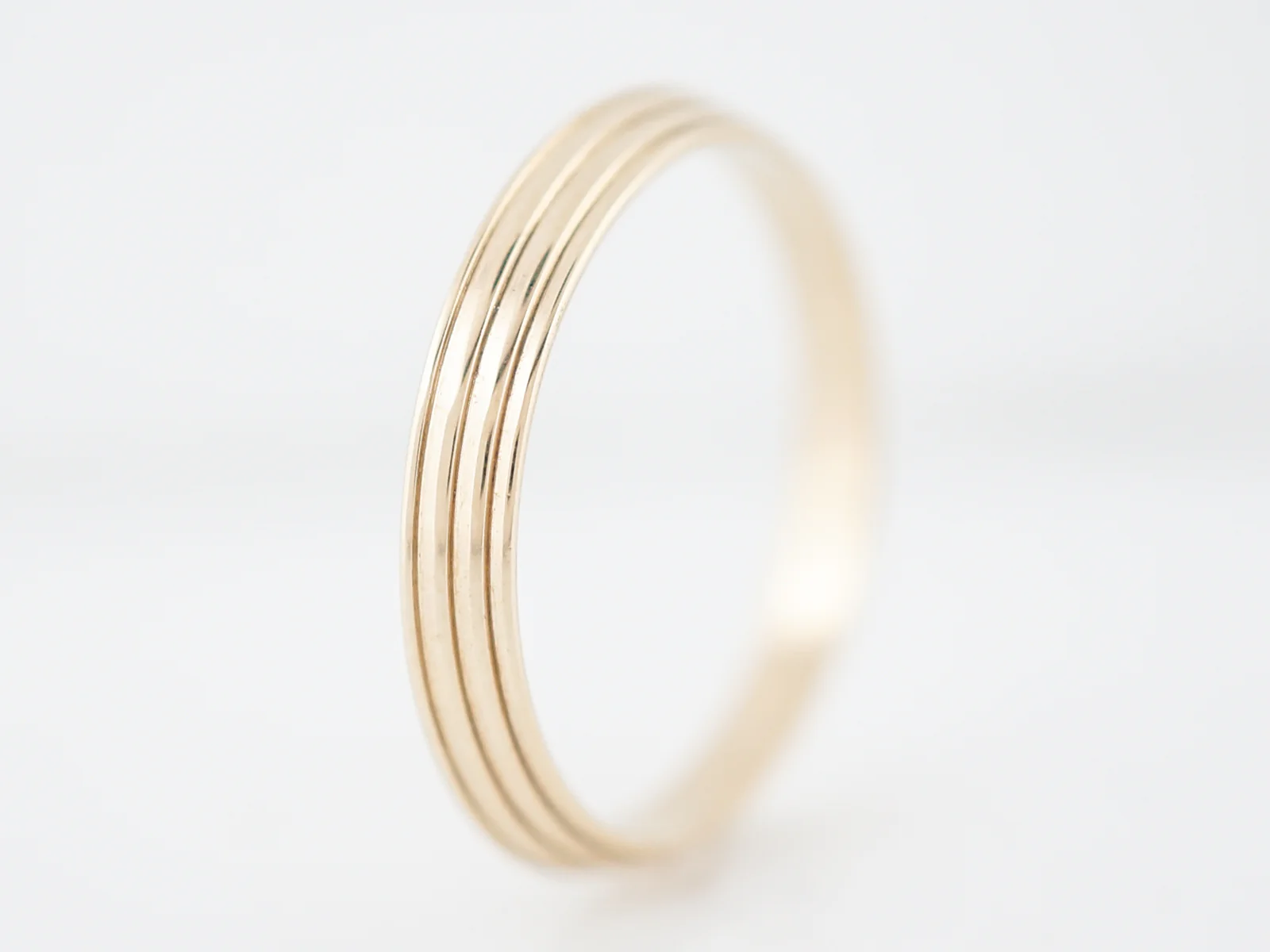 Retro Vintage Wedding Band 14k Yellow Gold Ribbed Texture - Image 3