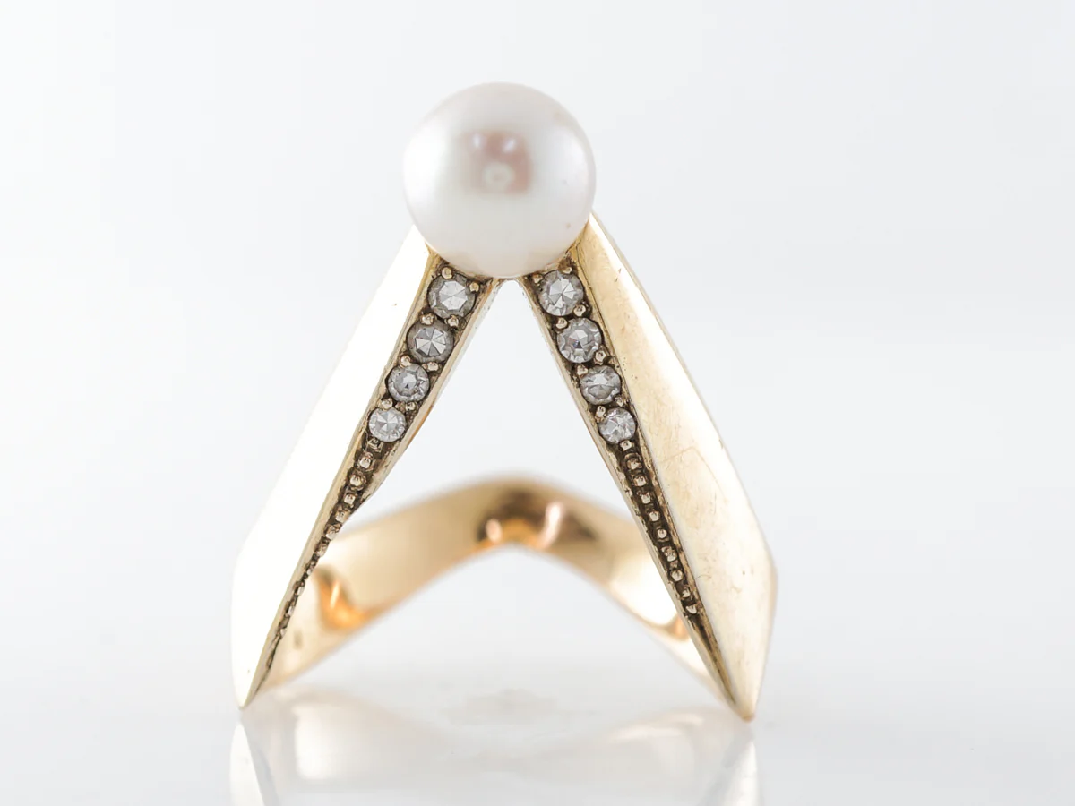 Pearl & Diamond Ring in Yellow Gold