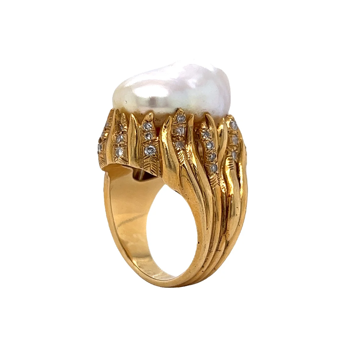 Vintage Mid-Century Pearl & Diamond Cocktail Ring in 18k Yellow Gold - Image 5
