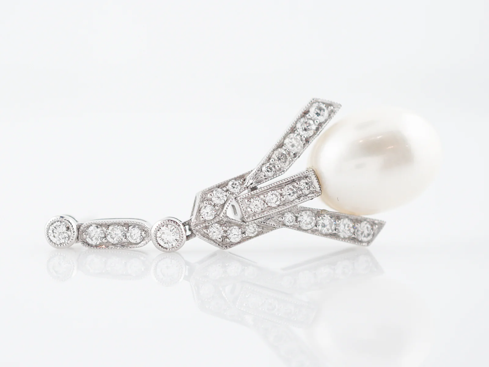 Pearl Earrings Modern .94 Round Brilliant Cut Diamond in Platinum - Image 5
