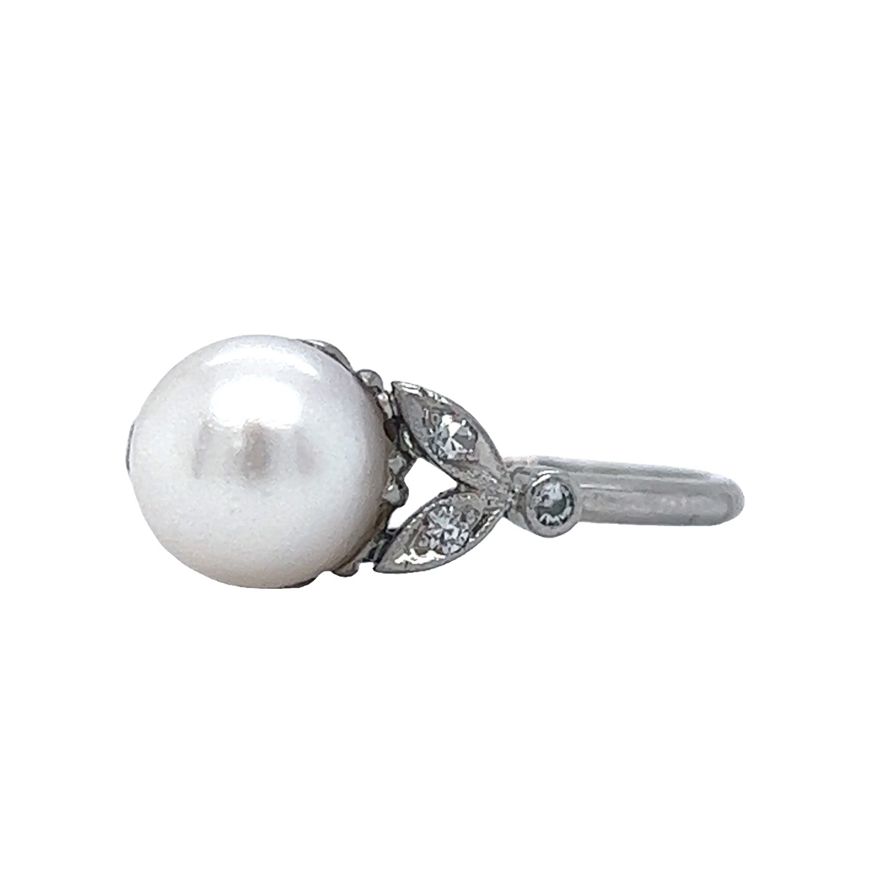 Vintage Art Deco Pearl & Diamond Ring in Platinum - Image 2