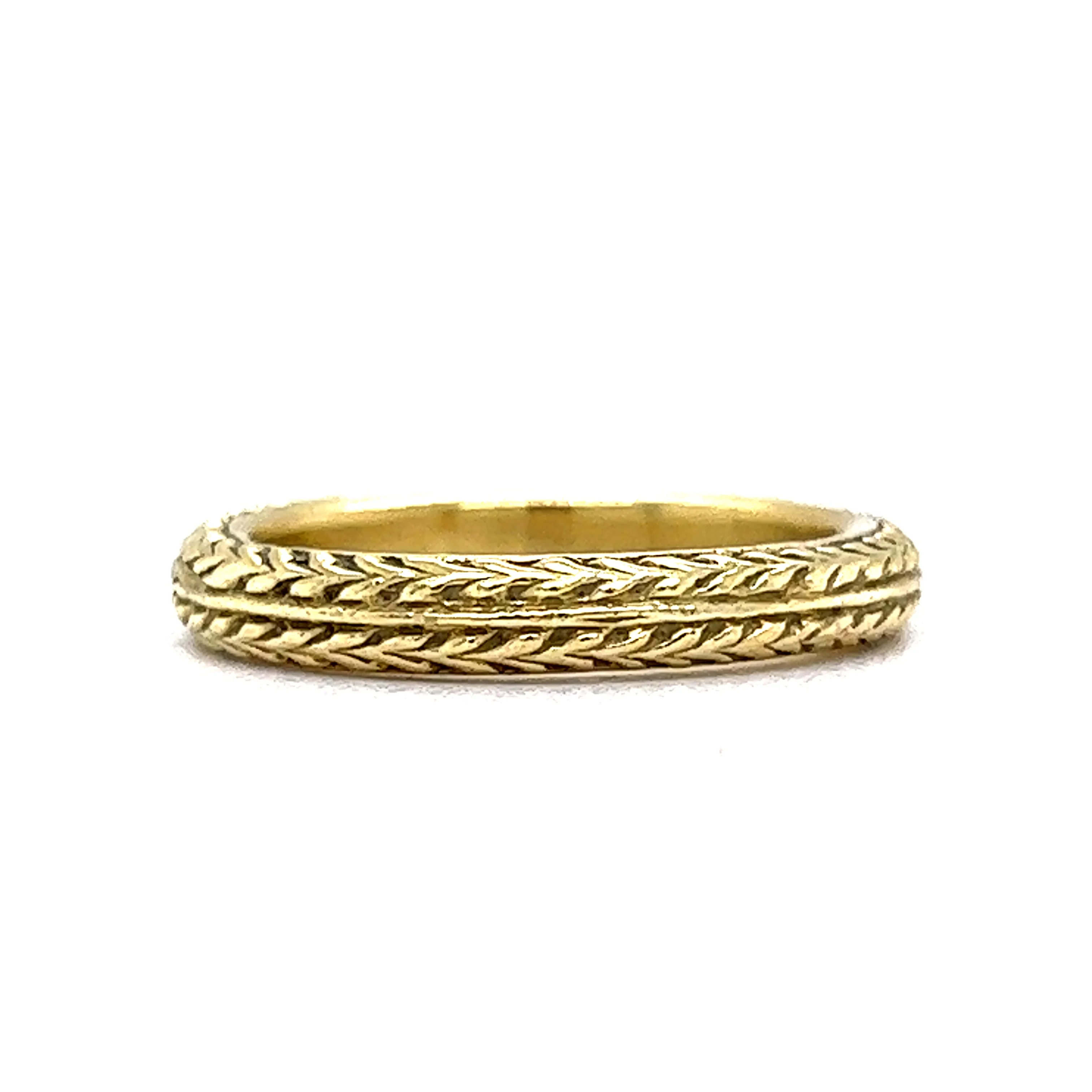 Engraved Double Chevron Pattern Wedding Band in 18k Yellow Gold - Image 2