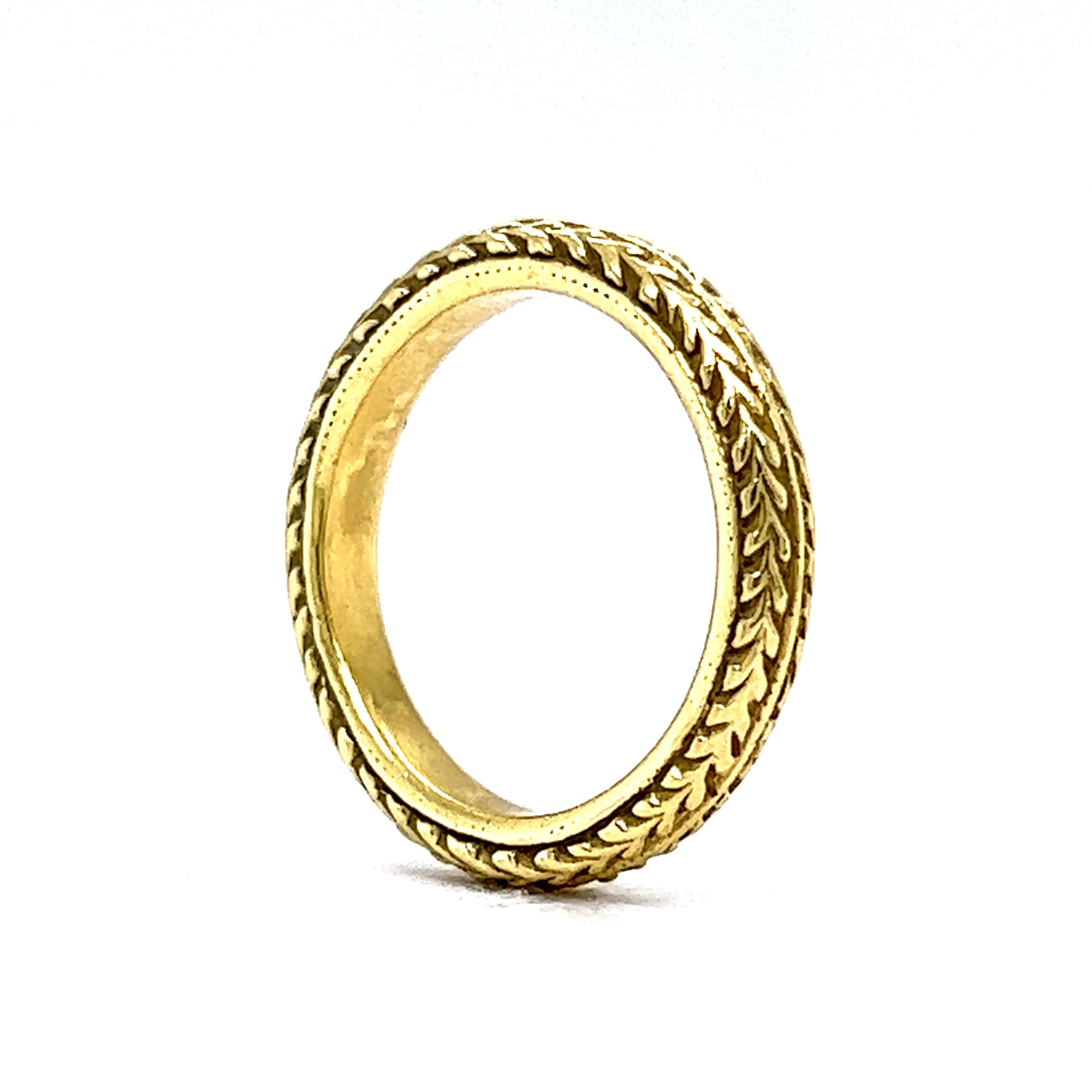 Engraved Double Chevron Pattern Wedding Band in 18k Yellow Gold - Image 5