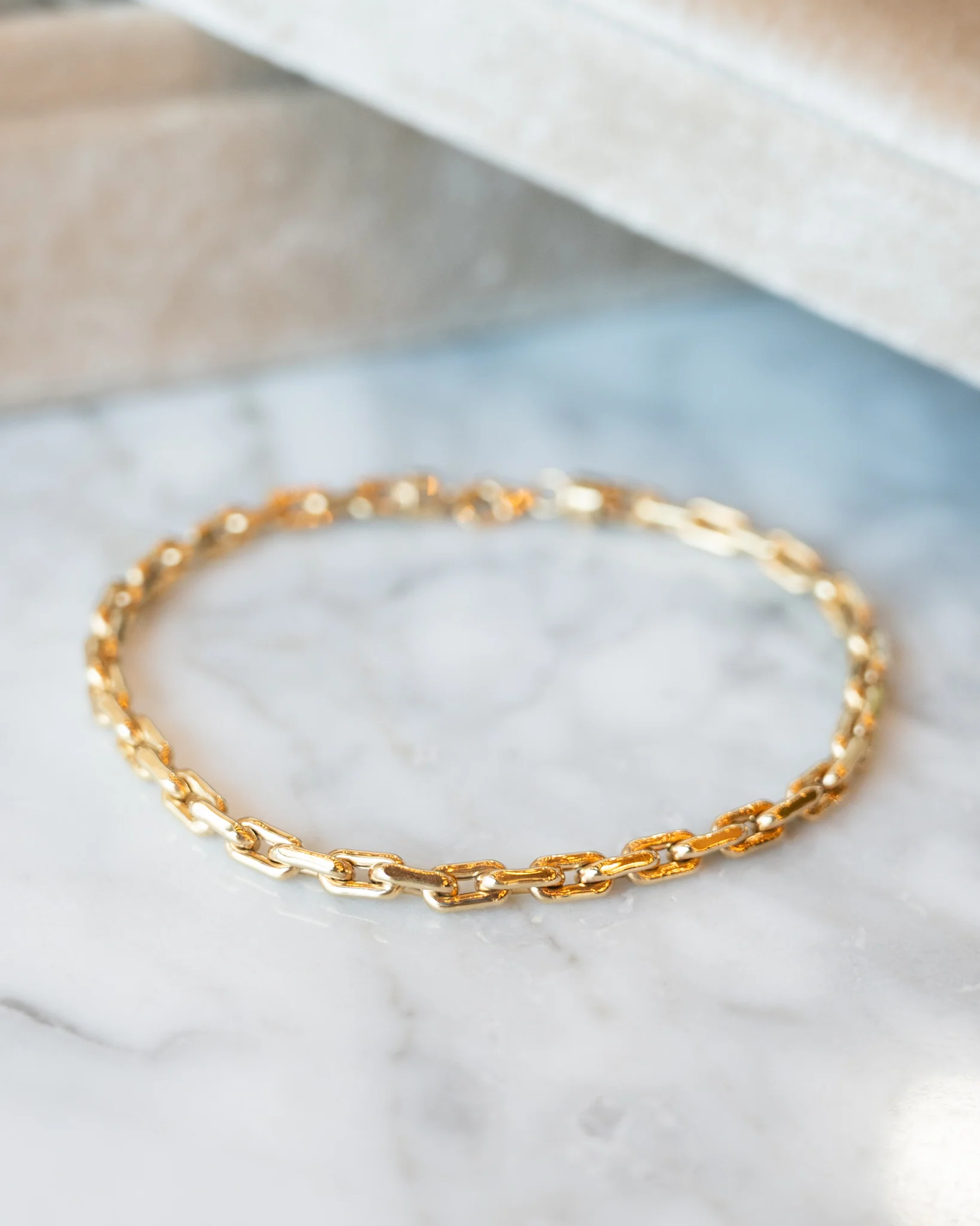 Puffy Oval Cable Link Chain Bracelet in 14k Yellow Gold - Image 5