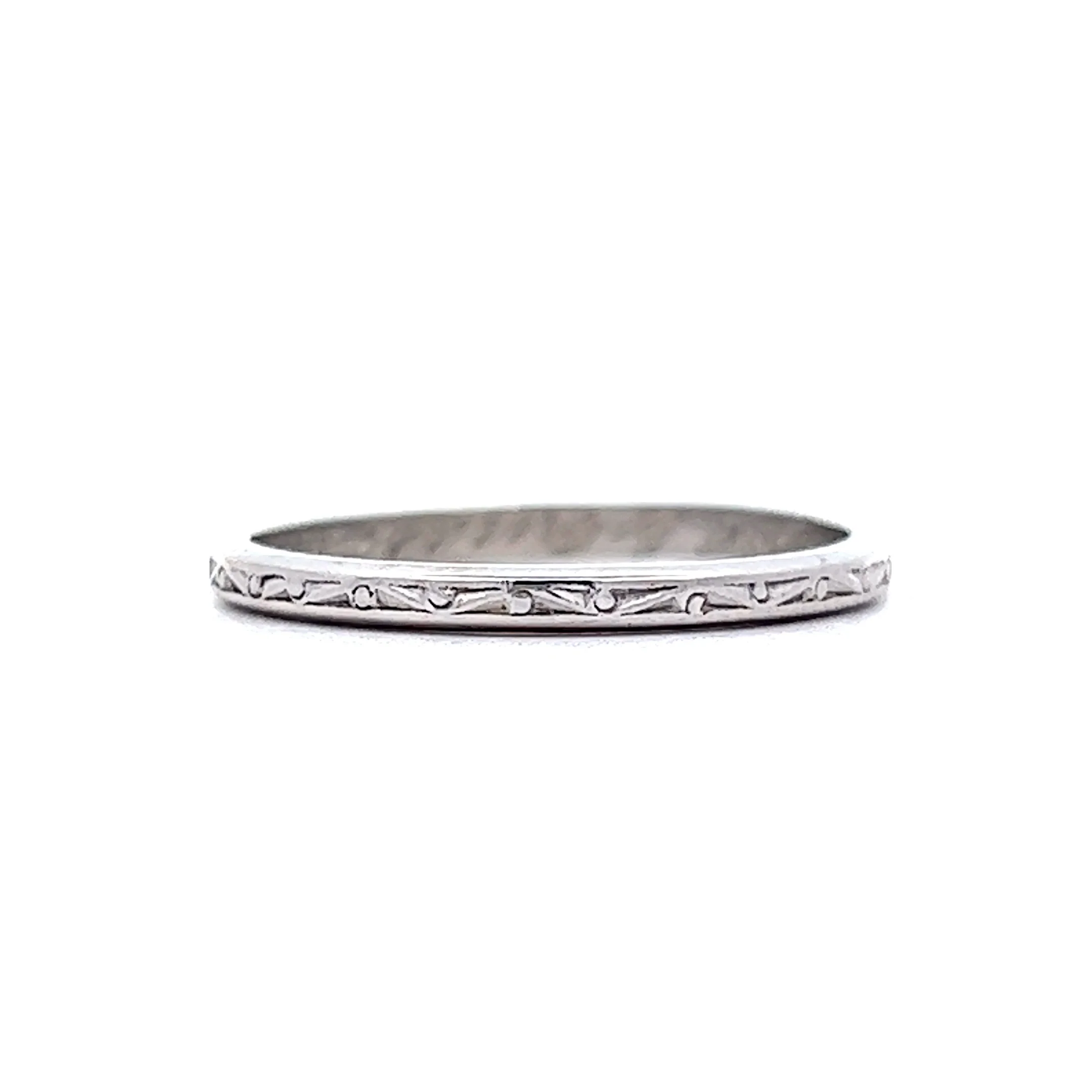 Retro Geometric Engraved Wedding Band in Platinum