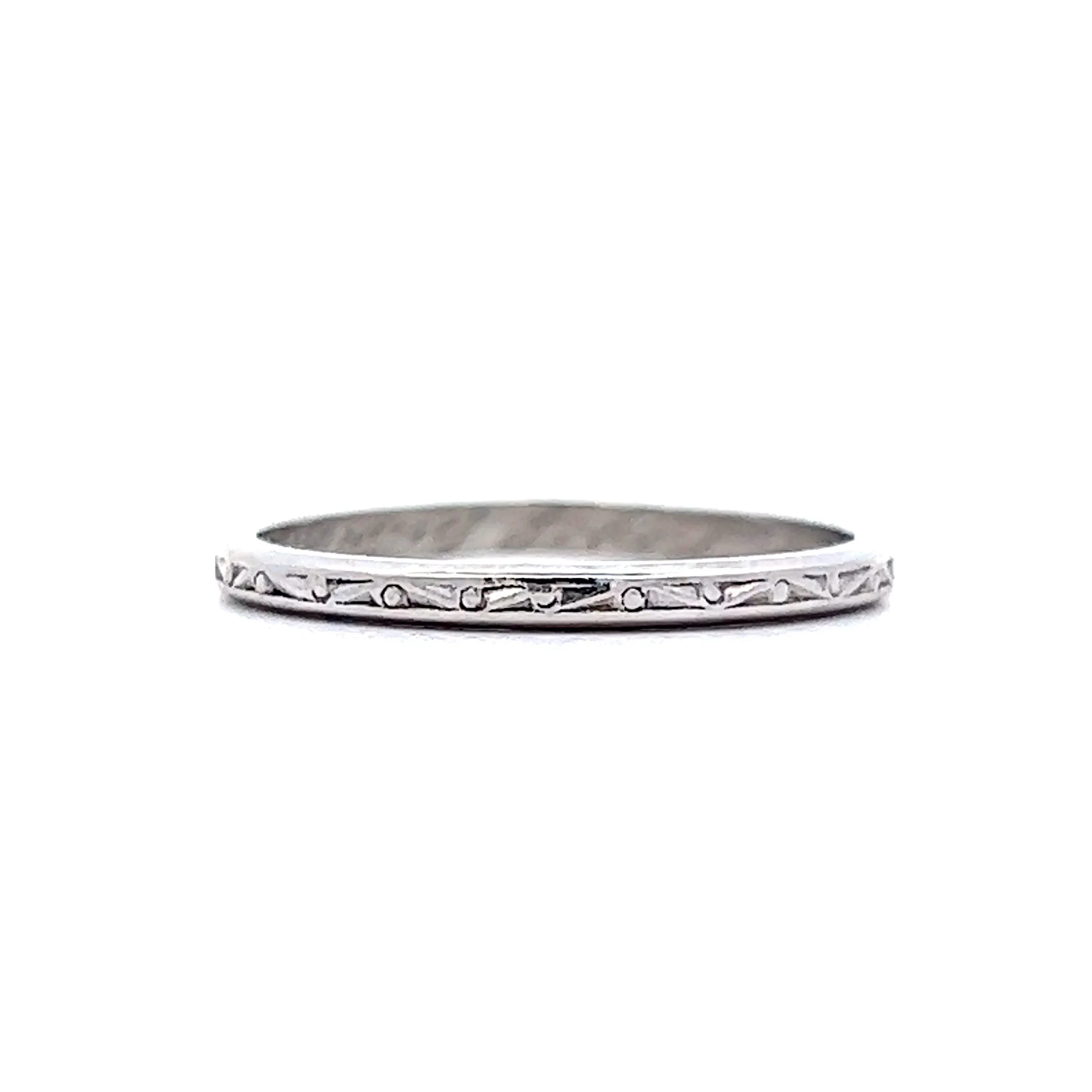 Retro Geometric Engraved Wedding Band in Platinum - Image 2