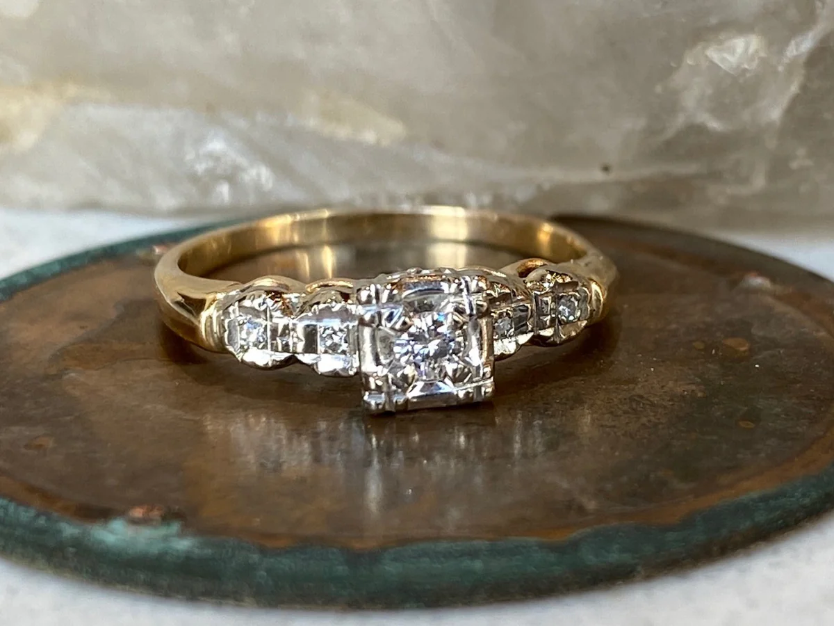 Retro Round Brilliant & Single Cut Diamond Engagement Ring - Image 6