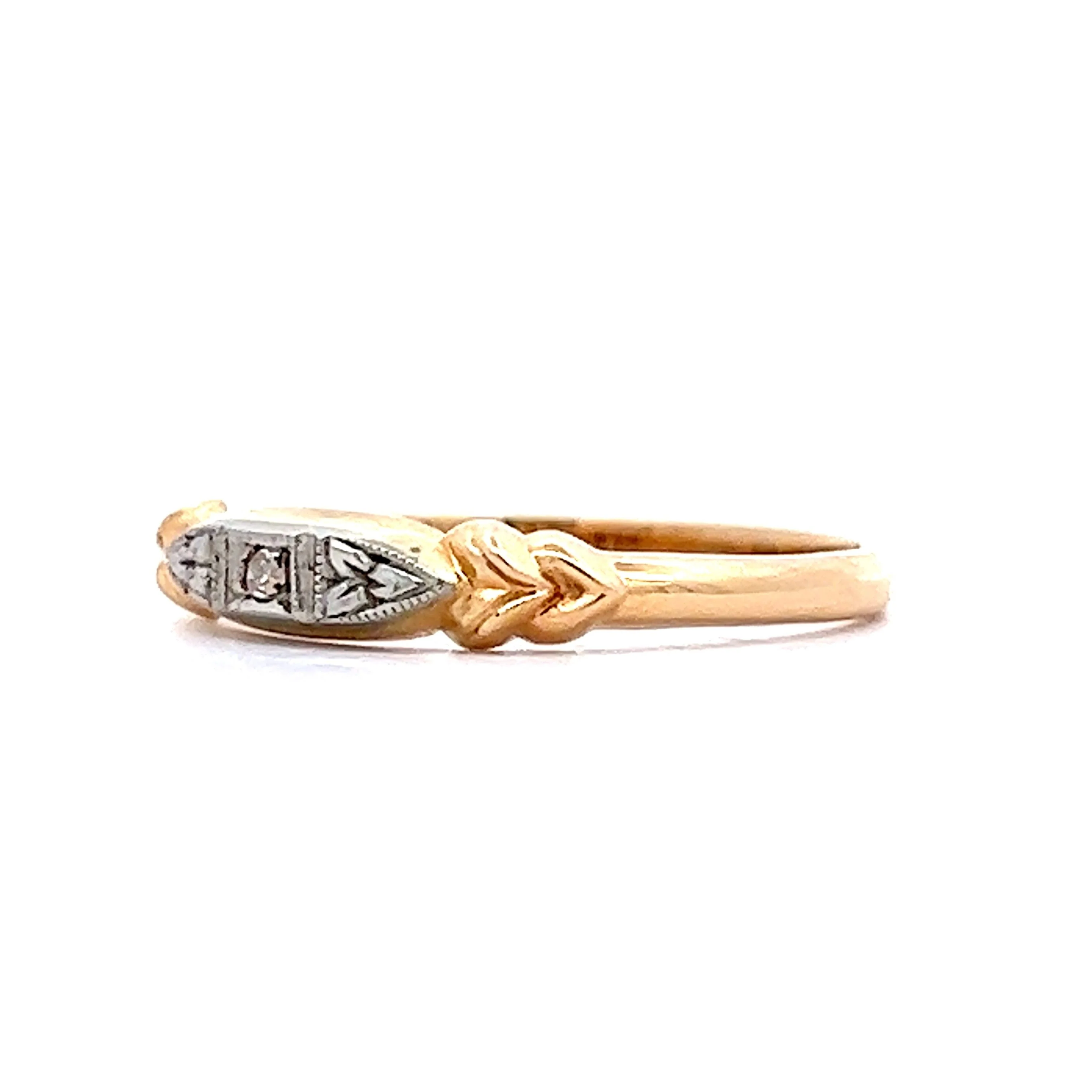Retro Single Diamond Two-Toned Wedding Band in 14k & 18k - Image 2