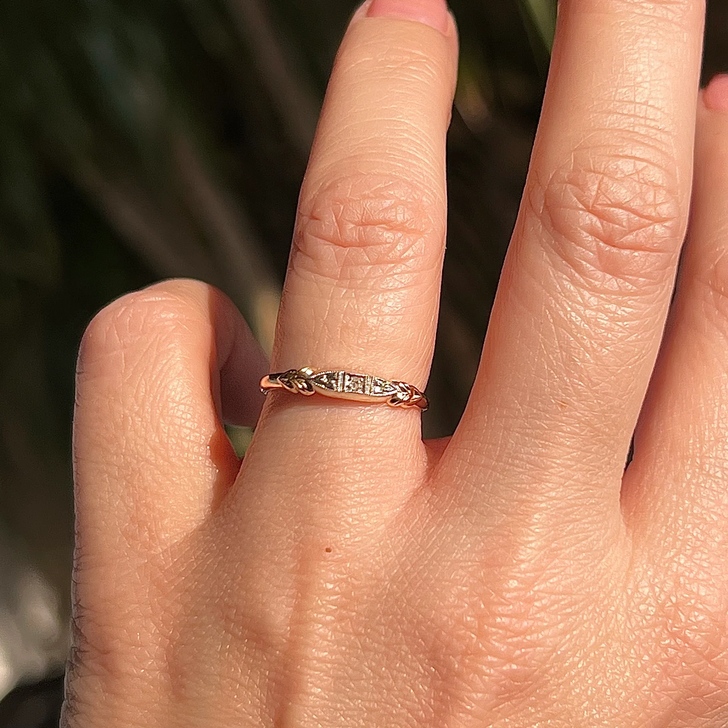 Retro Single Diamond Two-Toned Wedding Band in 14k & 18k - Image 6