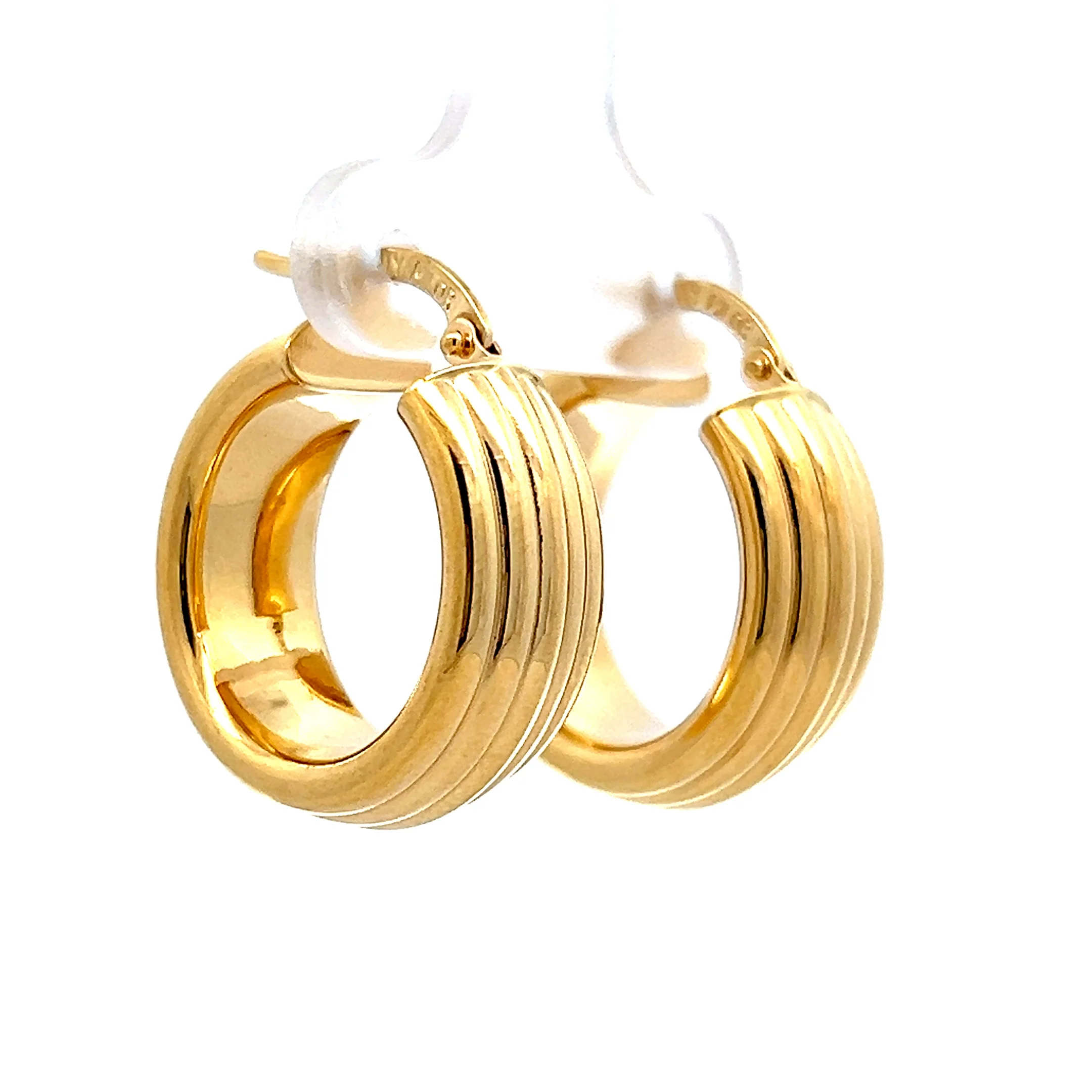 Ridged Texture Hollow Hoop Earrings in 18k Yellow Gold - Image 3