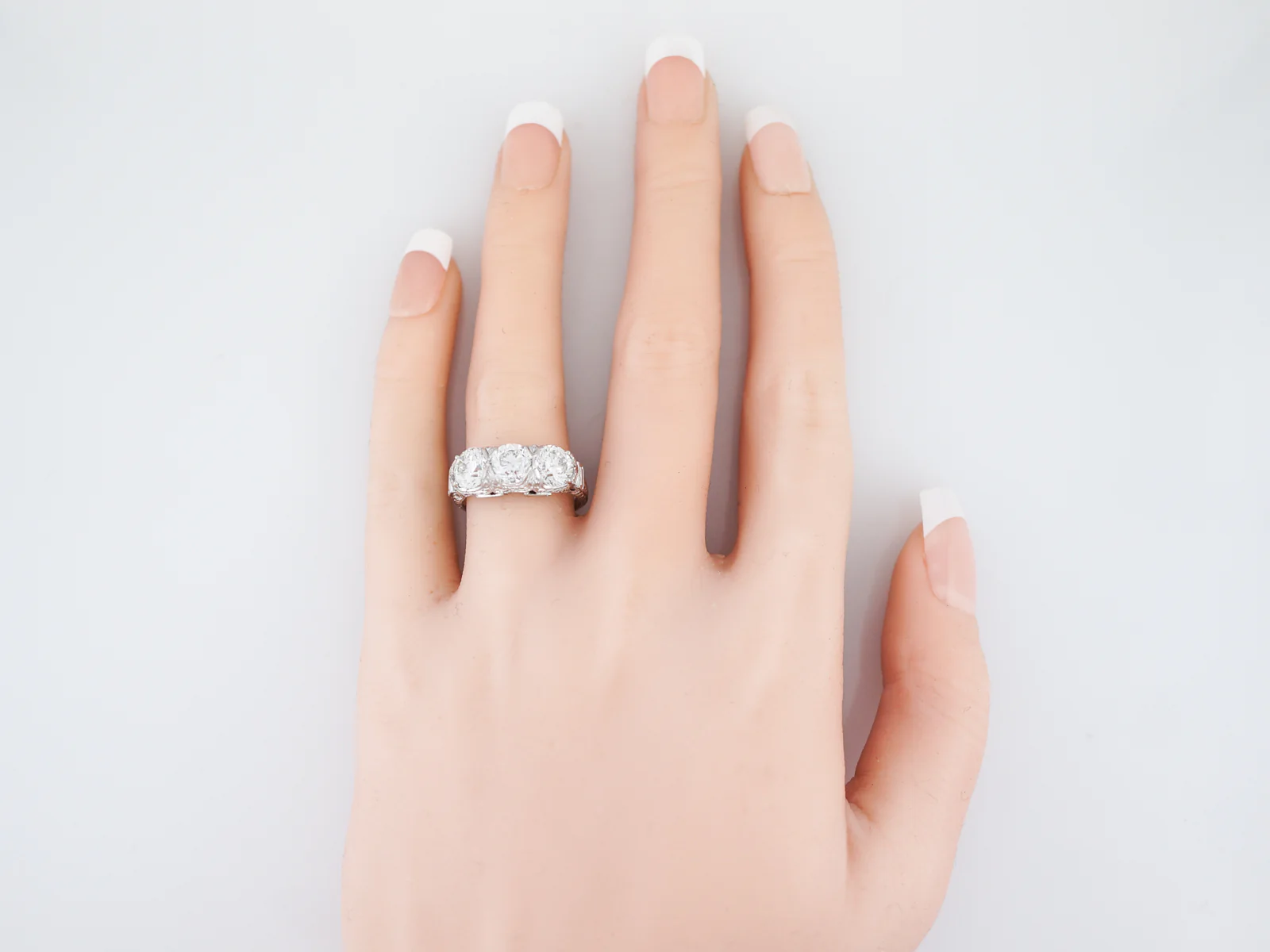 ***RTV***Right Hand Ring Modern 1.01 GIA Round Brilliant Cut Diamond in Platinum - Image 7