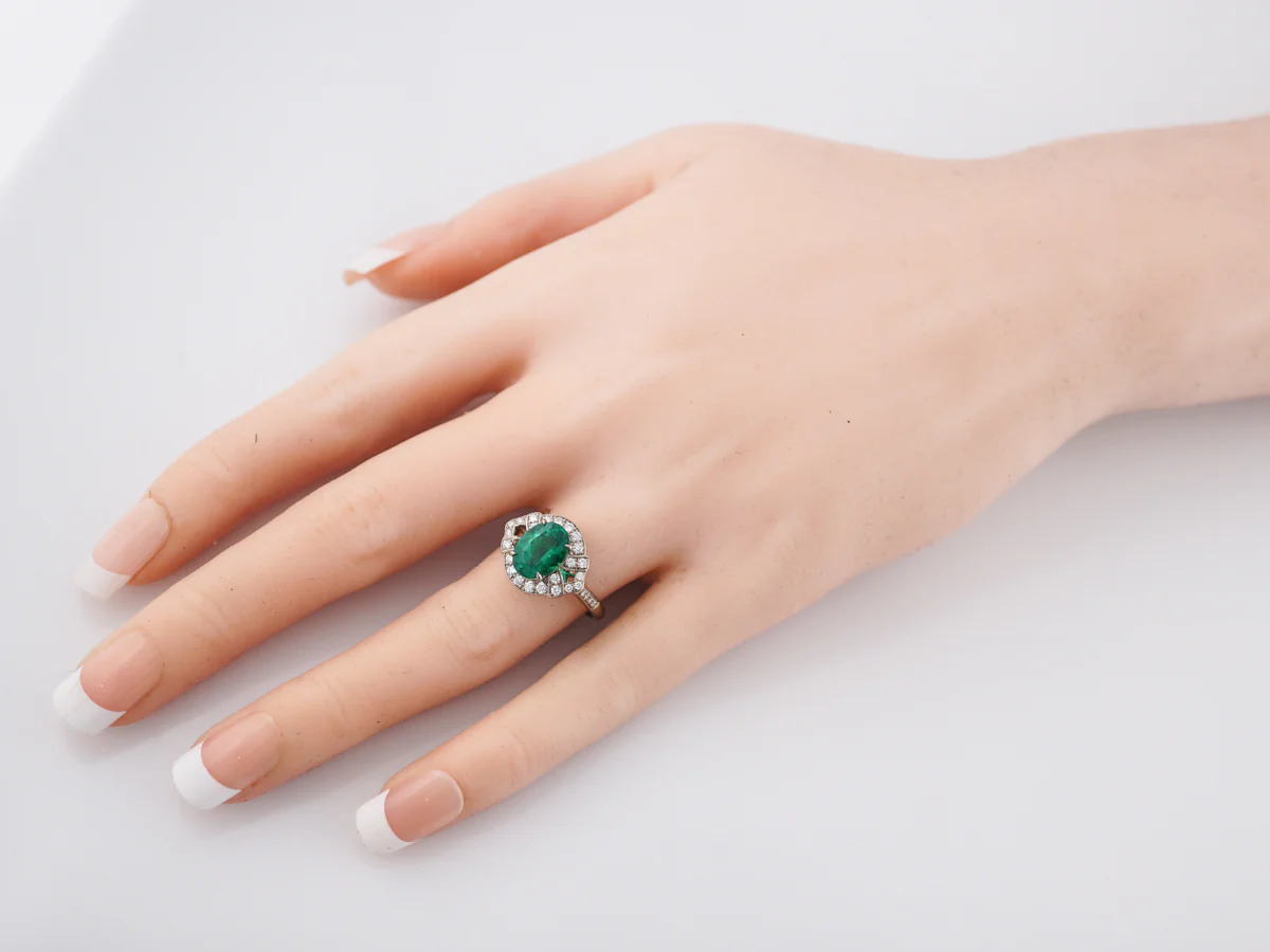 Right Hand Ring Modern 1.89 Oval Cut Emerald in 18k White Gold - Image 7