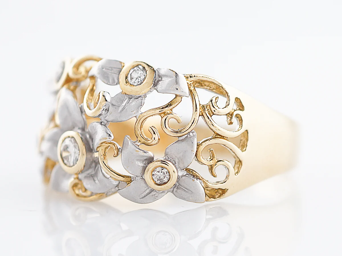Right Hand Ring Modern .15 Round Brilliant Cut Diamonds in 18k Yellow Gold - Image 2