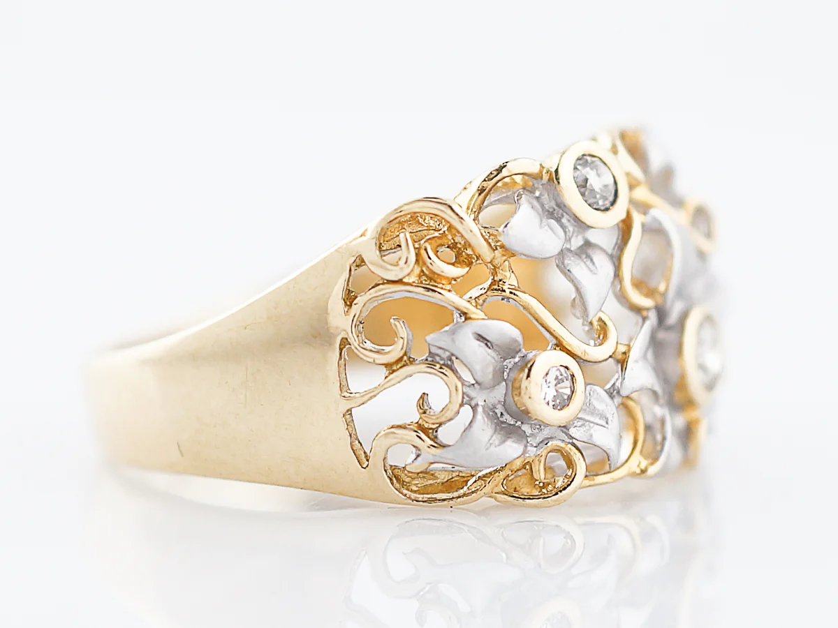 Right Hand Ring Modern .15 Round Brilliant Cut Diamonds in 18k Yellow Gold - Image 3