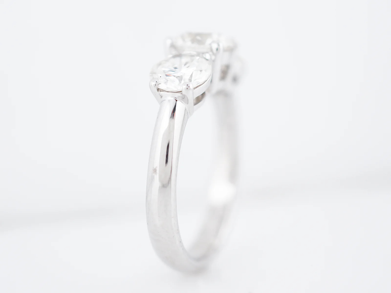 Right Hand Ring Modern 2.54 ctw GIA Round Brilliant Cut Diamonds in 18K White Gold - Image 5