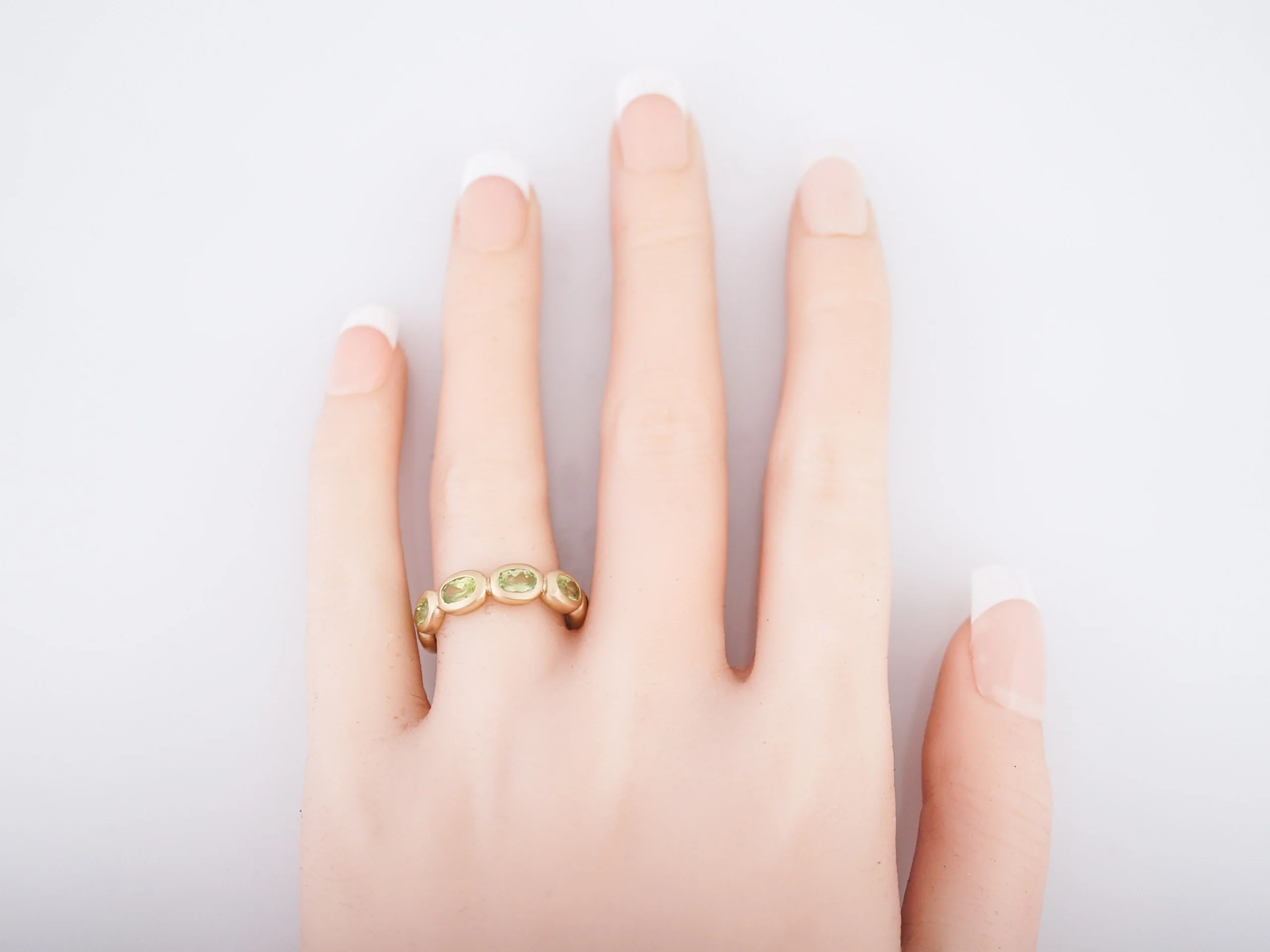 Right Hand Ring Modern 2.97 Oval Cut Peridot in 14K Yellow Gold - Image 5
