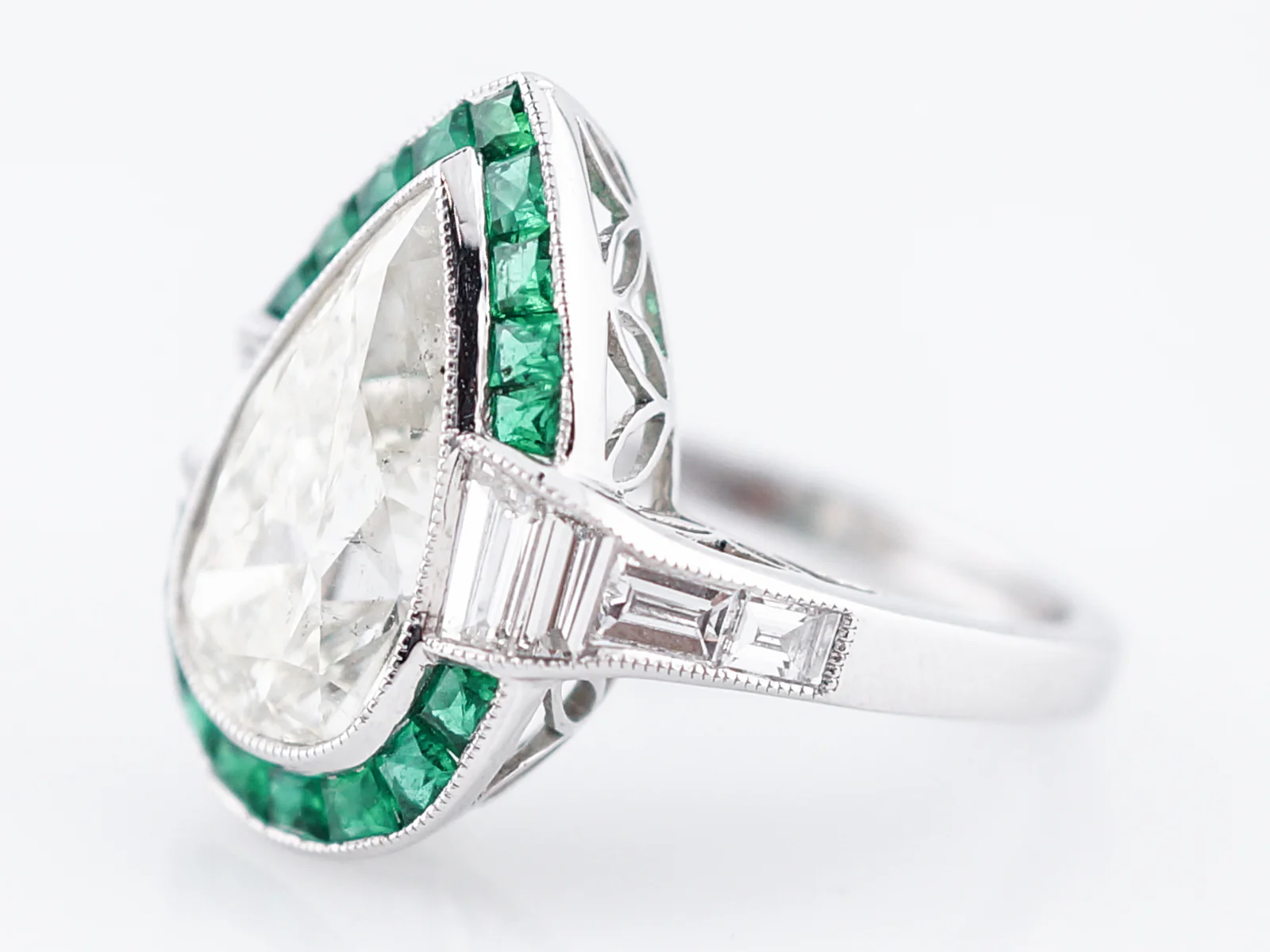 ***RTV***Right Hand Ring Modern 4.03 Pear Cut Diamond in 18K White Gold - Image 2