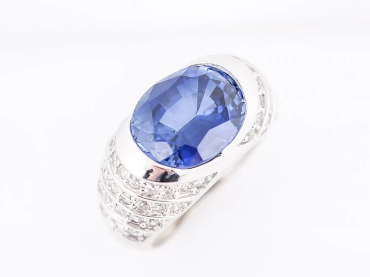 Right Hand Ring Modern 4.60 Oval Cut Tanzanite & 1.12 Round Brilliant Cut Diamonds in 14k White Gold - Image 4