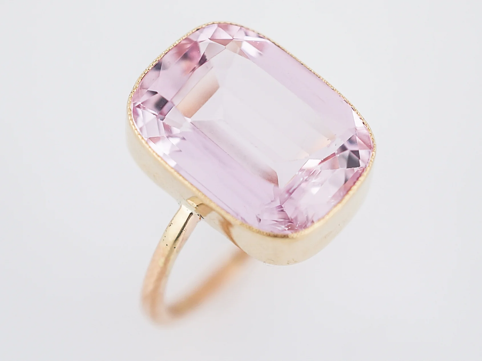 Right Hand Ring Modern 6.05 Oval Cut Kunzite in 14K Yellow Gold - Image 5