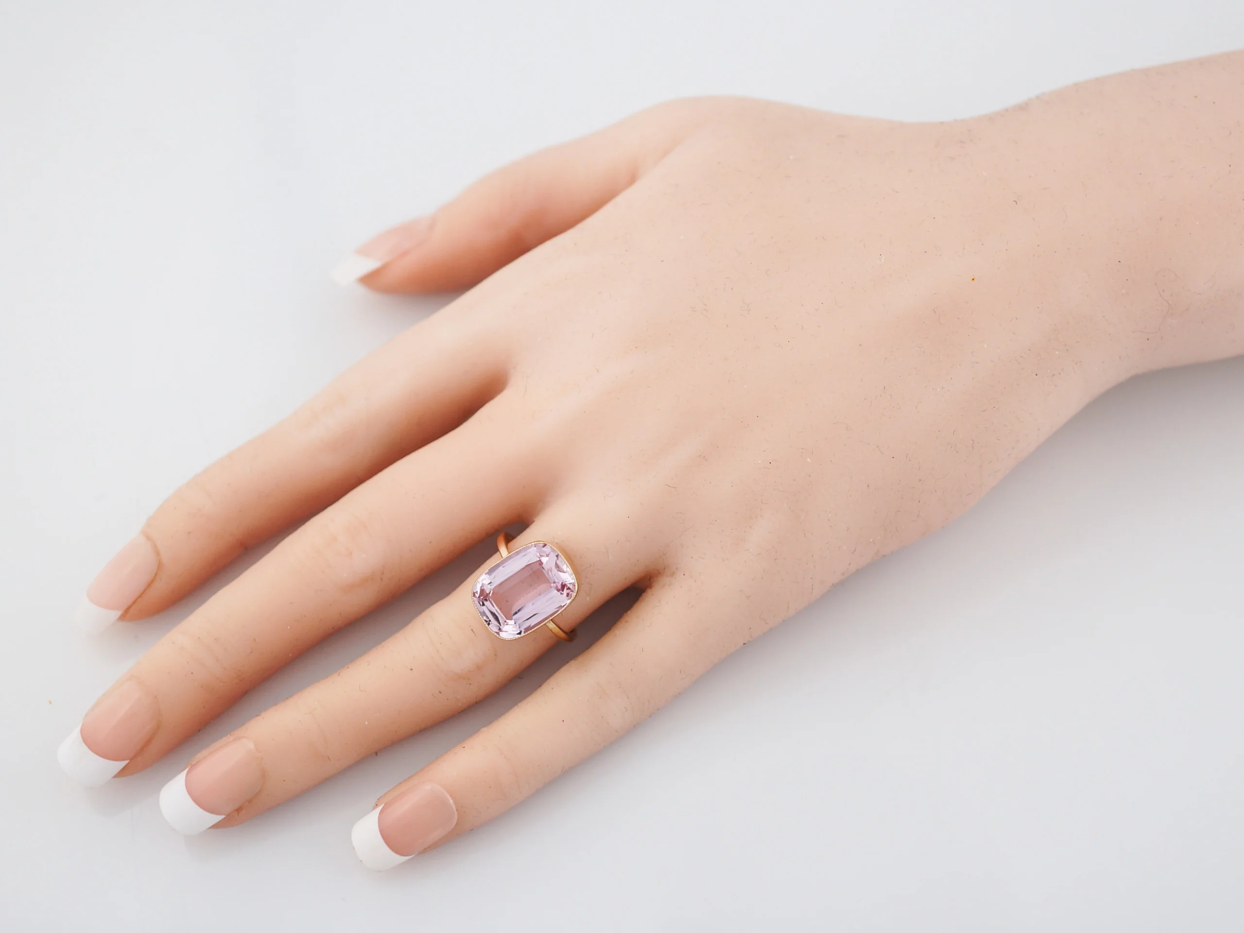 Right Hand Ring Modern 6.05 Oval Cut Kunzite in 14K Yellow Gold - Image 7