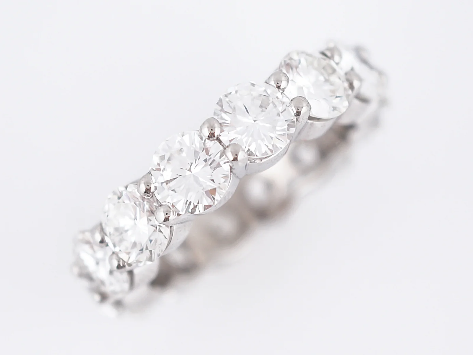 Right Hand Ring Modern 6.97 Round Brilliant Cut Diamond in Platinum - Image 2