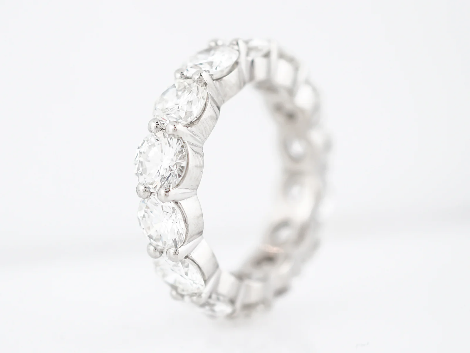 Right Hand Ring Modern 6.97 Round Brilliant Cut Diamond in Platinum - Image 7