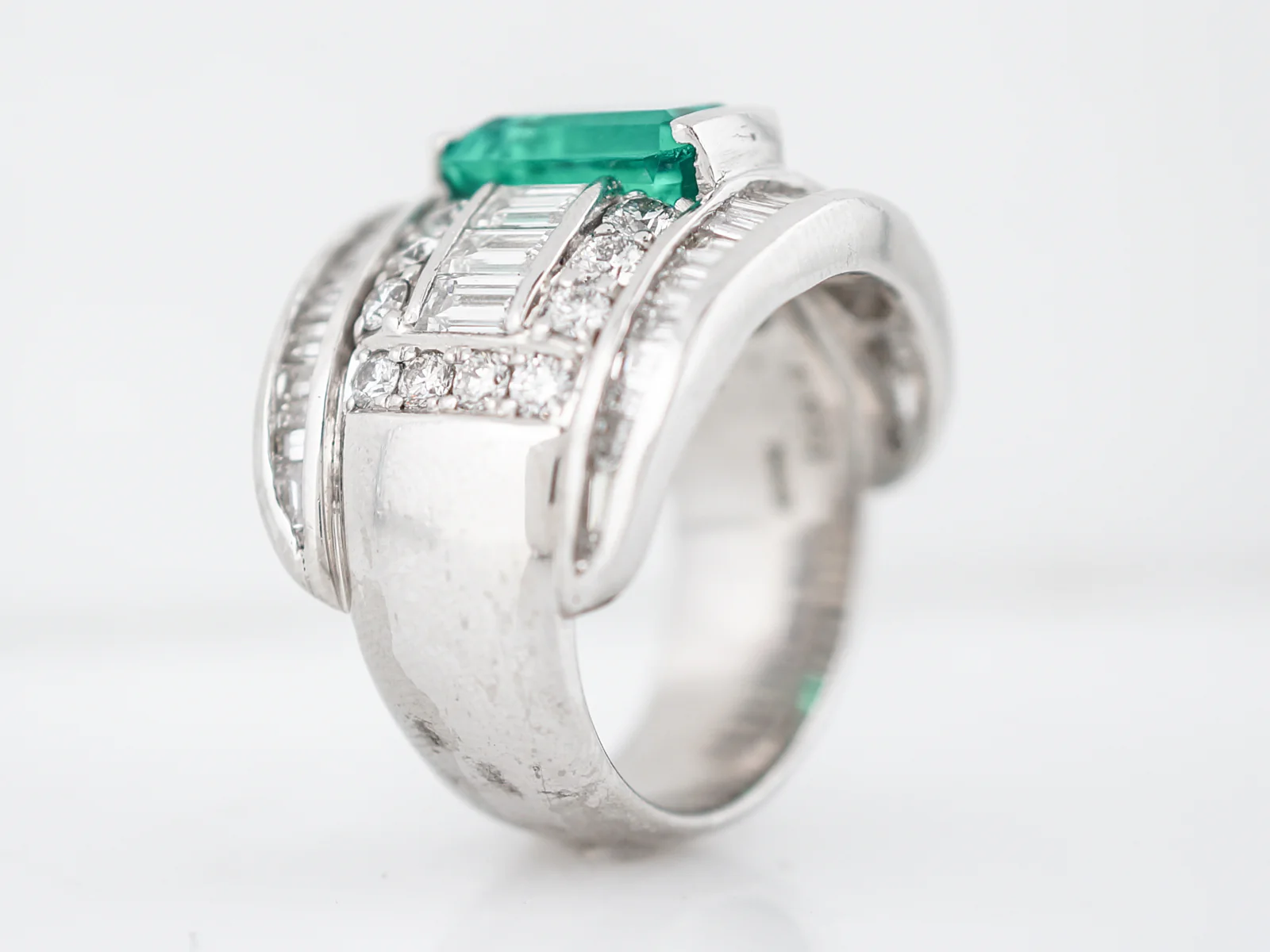 Right Hand Ring Modern GIA 3.08 Emerald Cut Emerald in Platinum - Image 5