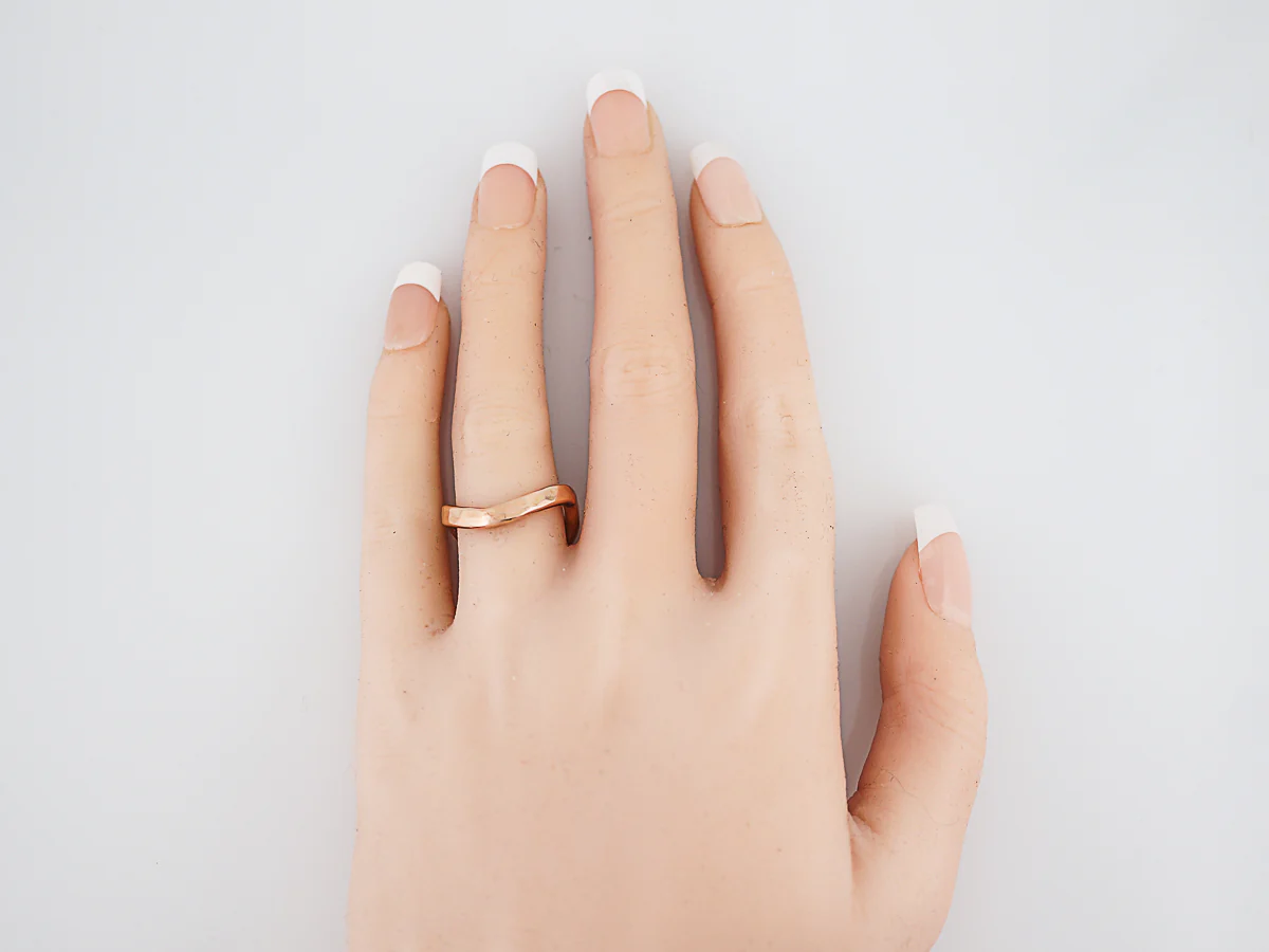 Right Hand Ring Modern in 18k Rose Gold - Image 7