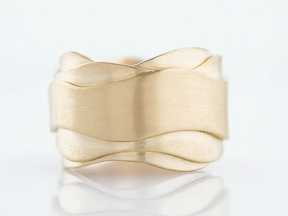 Right Hand Ring Modern in 18k Yellow Gold - Image 3
