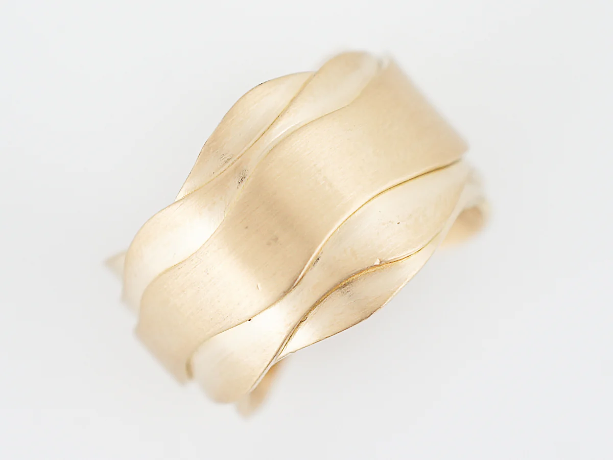 Right Hand Ring Modern in 18k Yellow Gold - Image 4