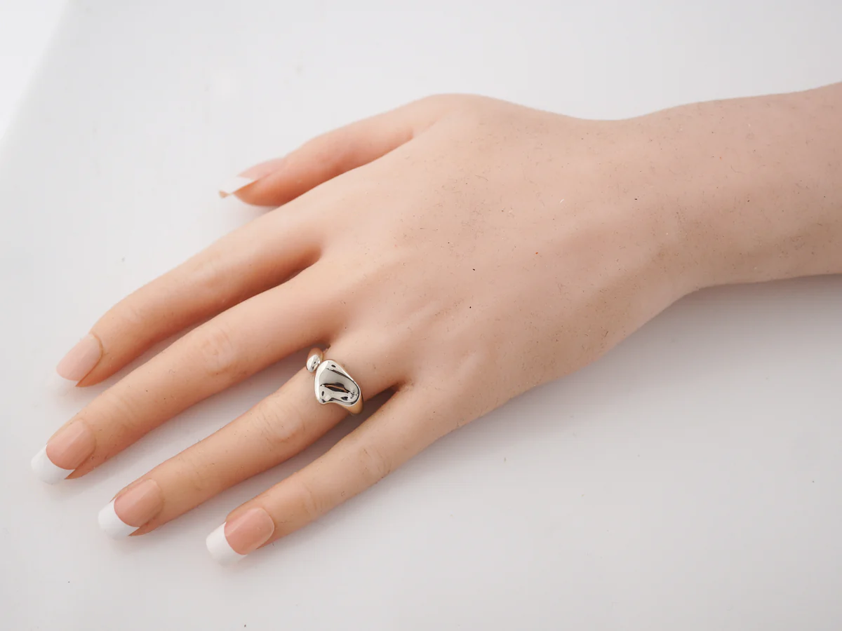 Right Hand Ring Modern Tiffany & Co. Elsa Peretti in Sterling Silver - Image 7