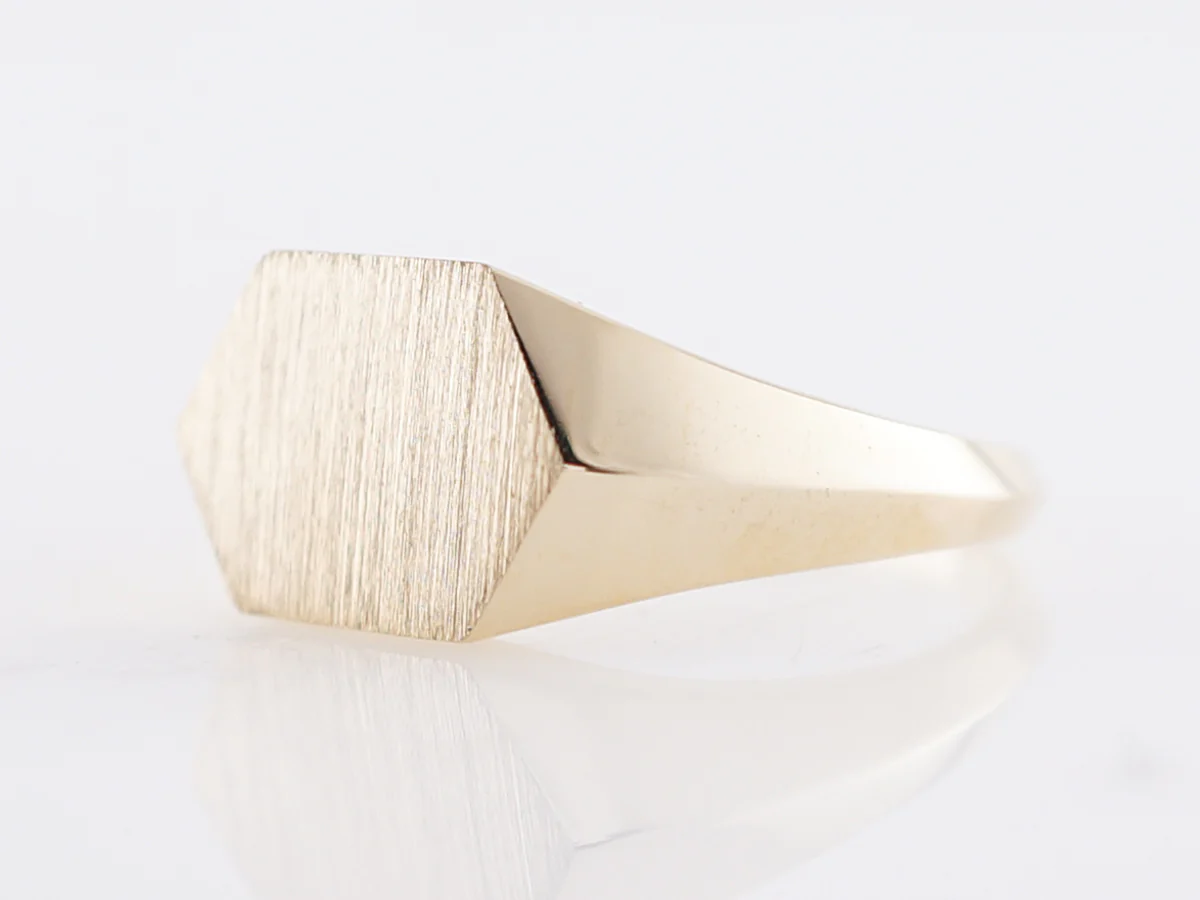 Right Hand Signet Ring Modern in 14k Yellow Gold - Image 3