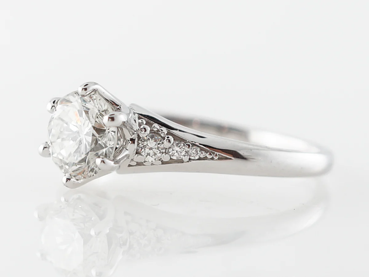 Round Brilliant Solitaire Engagement Ring in White Gold - Image 2