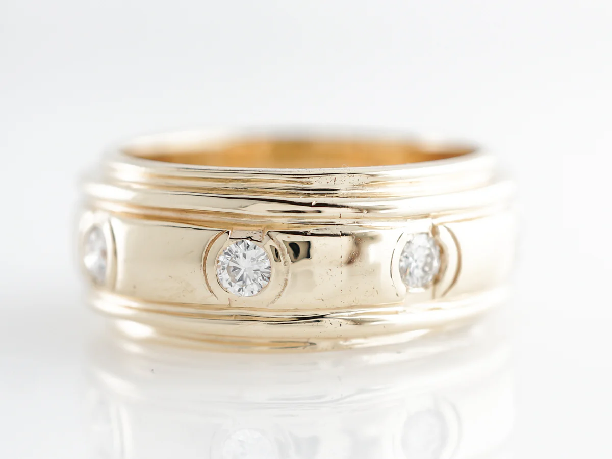 Round Brilliant Diamond Eternity Band in 18k Yellow Gold - Image 2