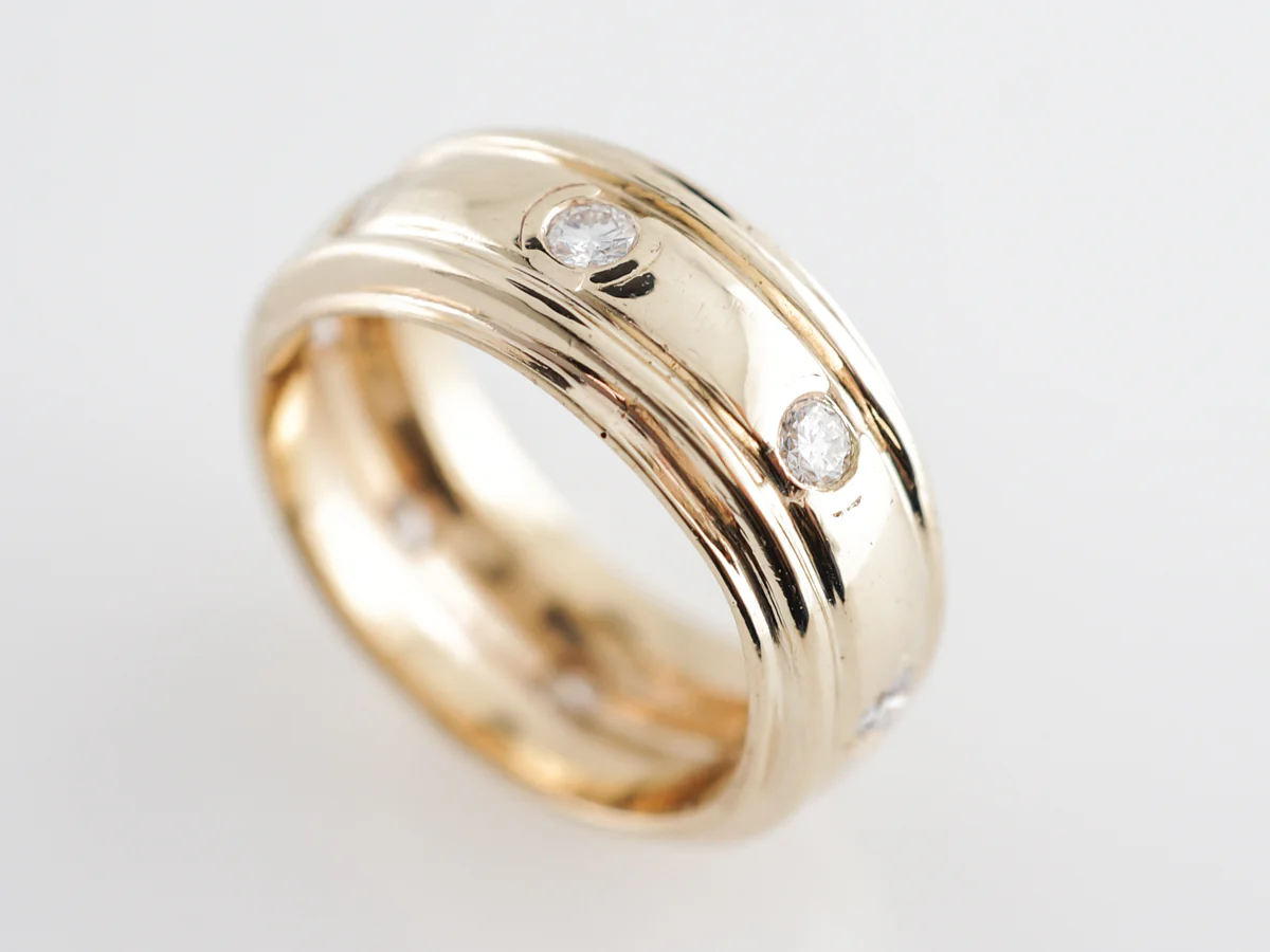 Round Brilliant Diamond Eternity Band in 18k Yellow Gold - Image 5