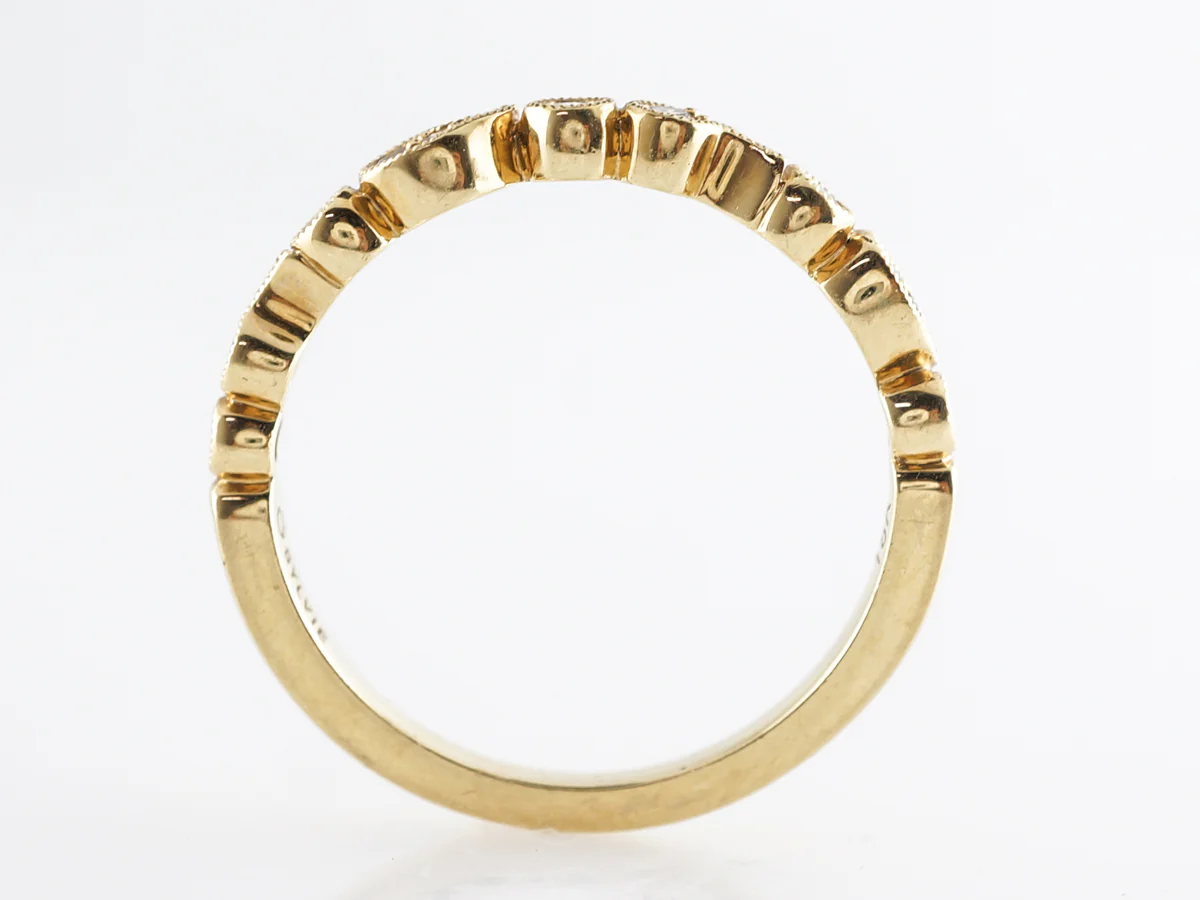 Round Brilliant Diamond Wedding Band in 18k - Image 4
