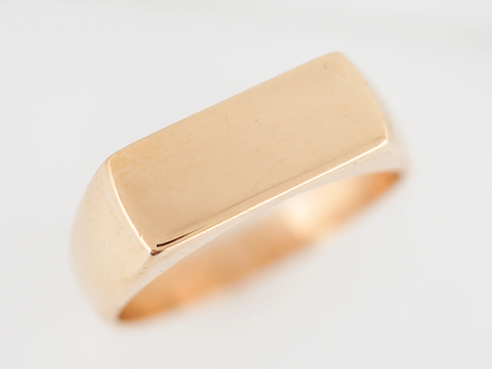 Signet Right Hand Ring Modern in 20k Yellow Gold - Image 4