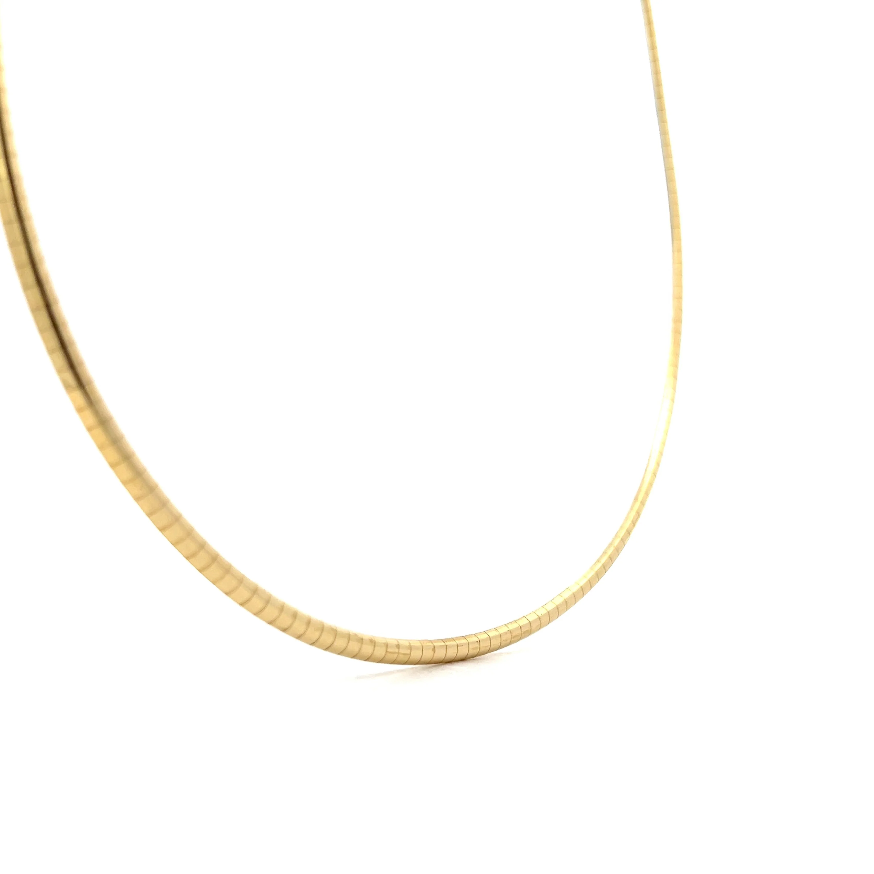 Smooth Omega Chain Necklace in 14k Yellow Gold - Image 3