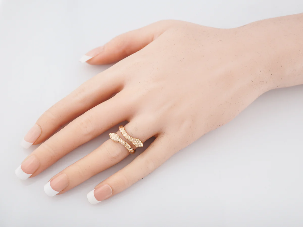 Snake Right Hand Ring Modern in 18k Yellow Gold - Image 8