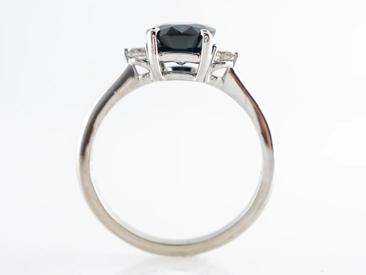 Solitaire Oval Sapphire & Diamond Engagement Ring in White Gold - Image 4