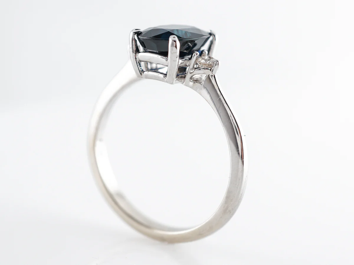 Solitaire Oval Sapphire & Diamond Engagement Ring in White Gold - Image 5