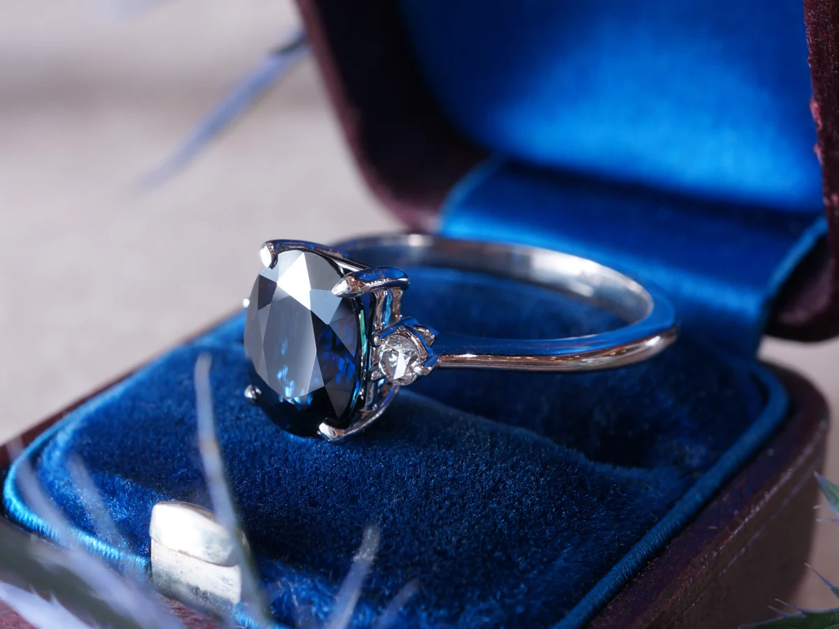 Solitaire Oval Sapphire & Diamond Engagement Ring in White Gold - Image 6