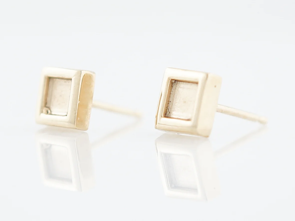 Square Stud Earrings Modern in 14K Yellow Gold
